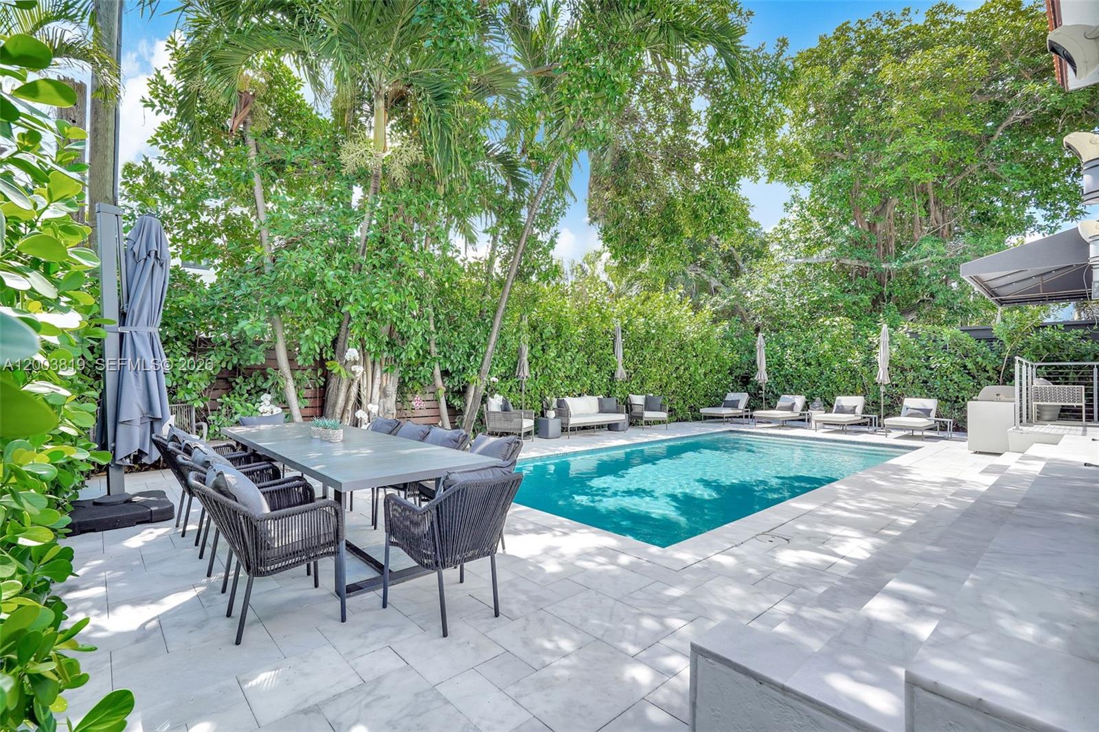2143 N Bay Rd, Miami Beach FL 33140