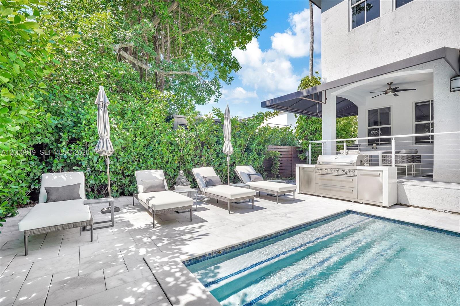 2143 N Bay Rd, Miami Beach FL 33140