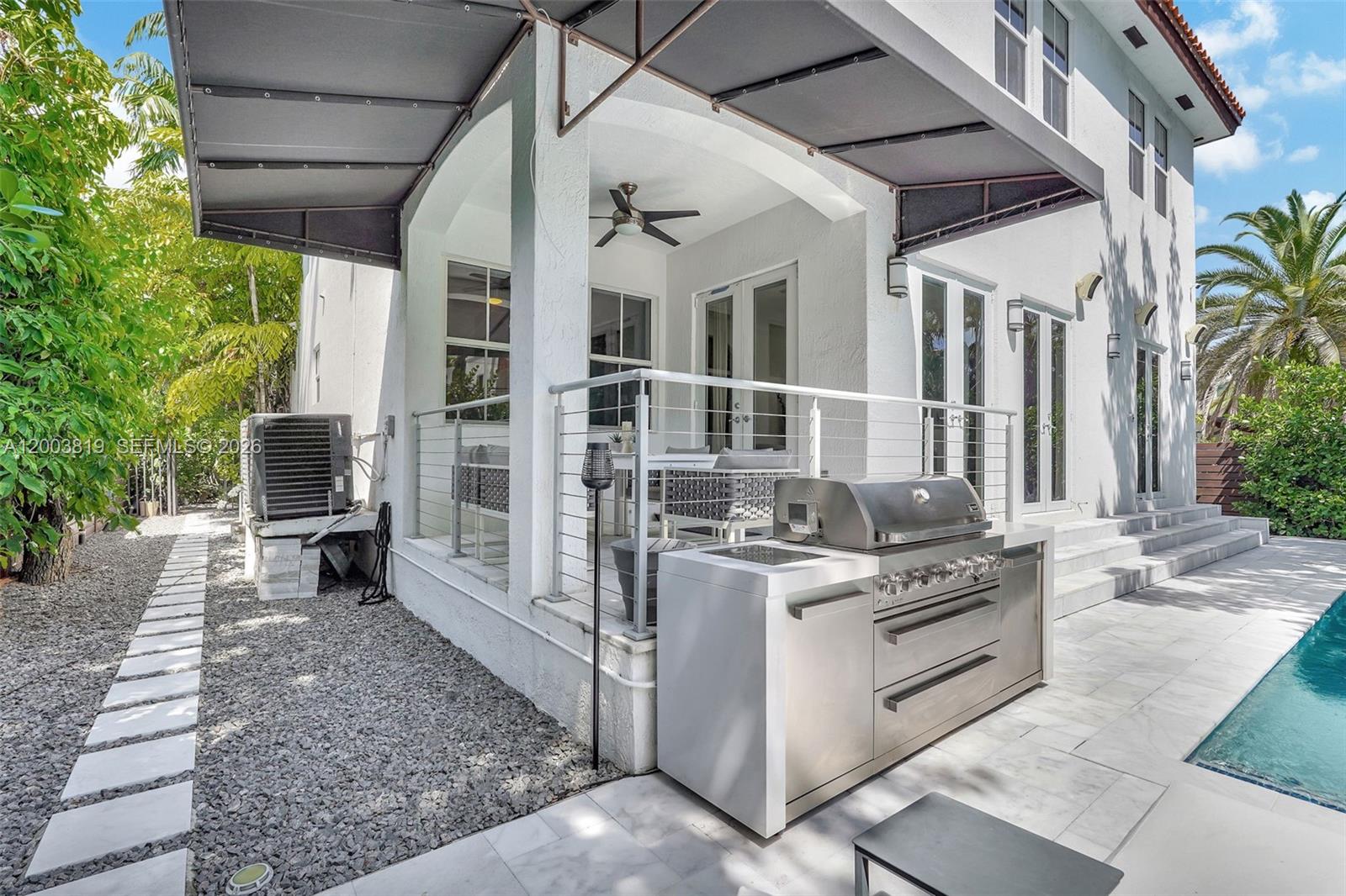2143 N Bay Rd, Miami Beach FL 33140