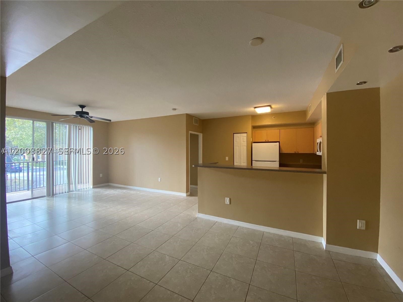 8060 N Nob Hill Rd #203, Tamarac FL 33321
