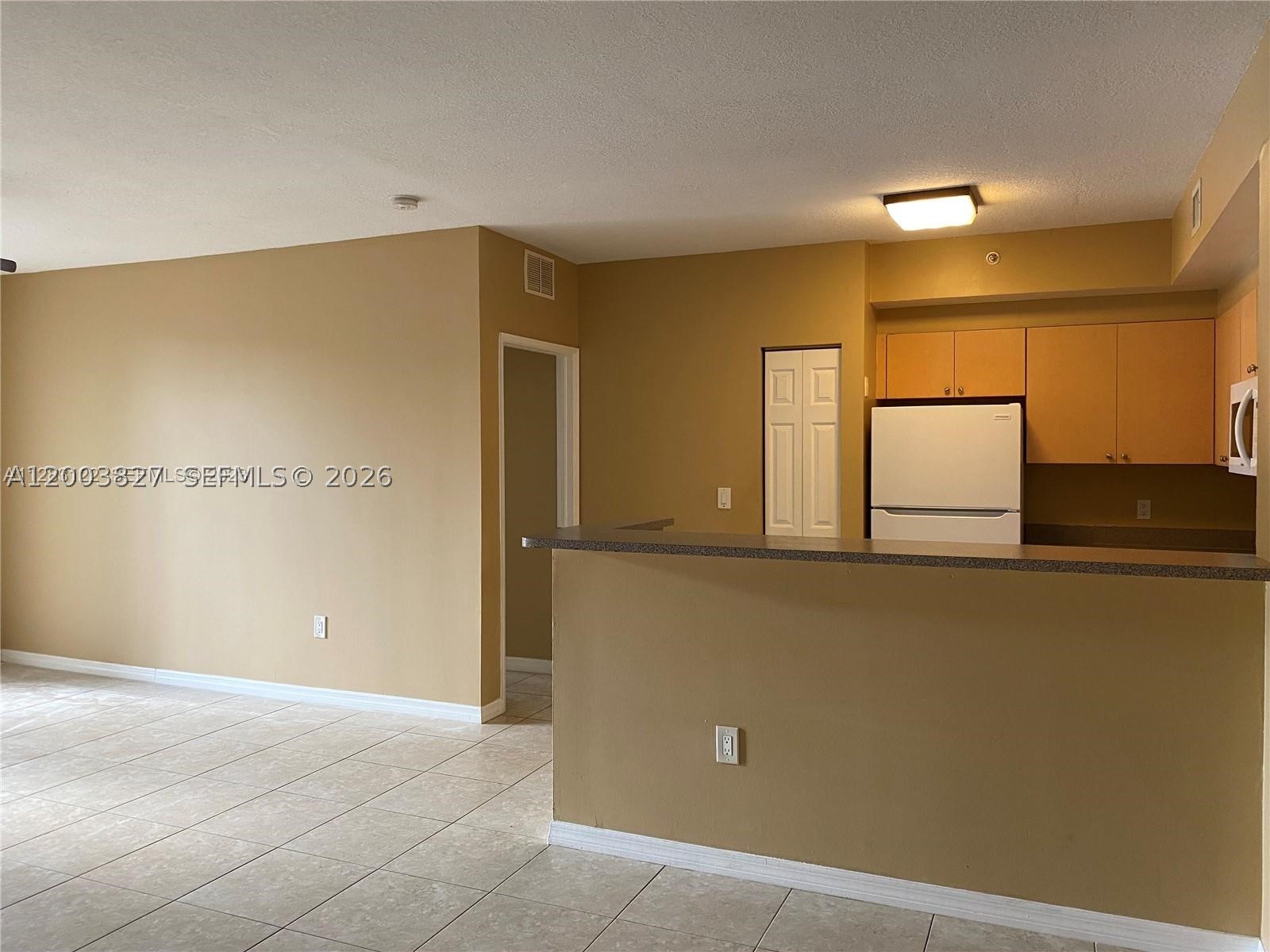 8060 N Nob Hill Rd #203, Tamarac FL 33321