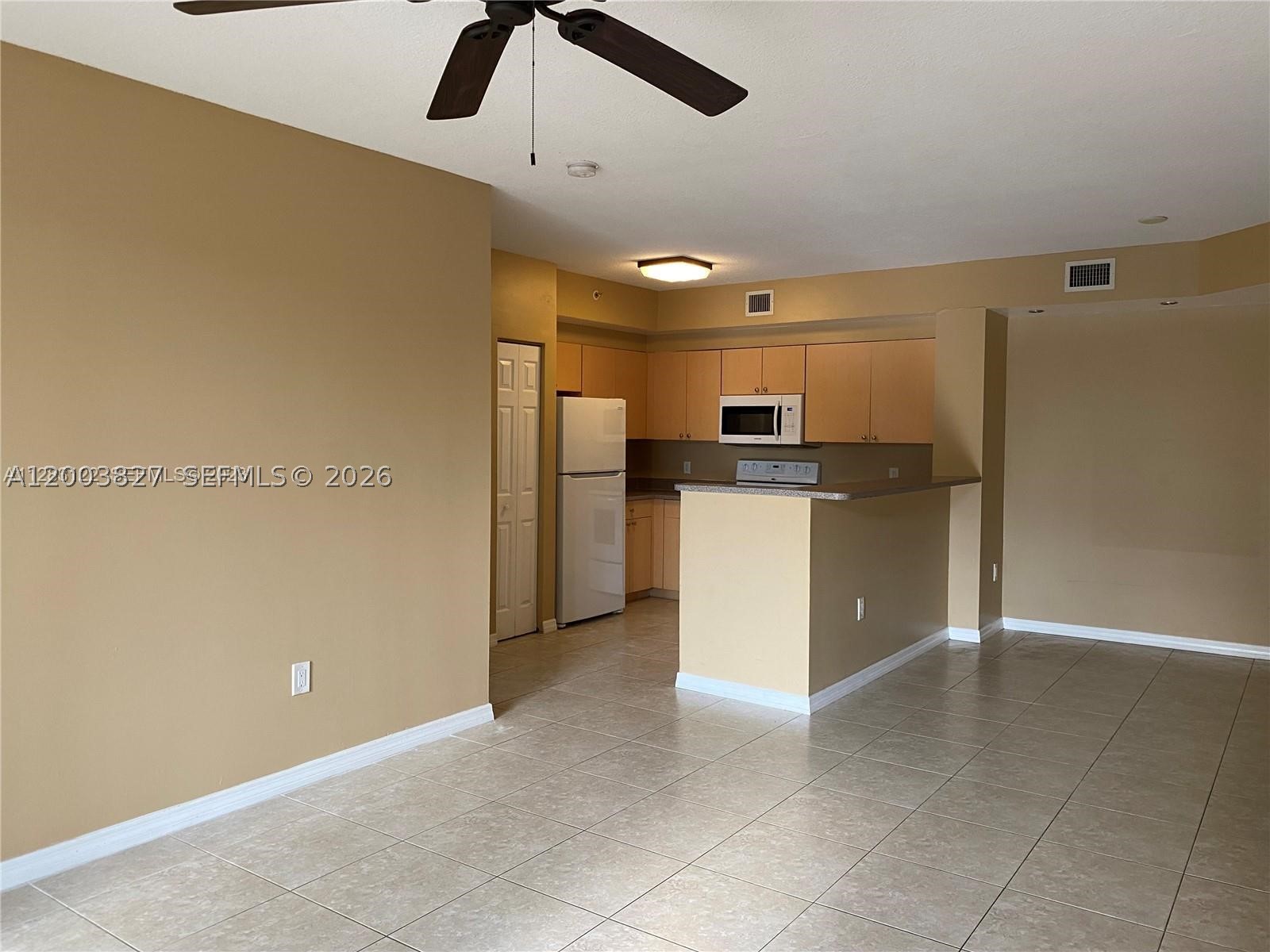 8060 N Nob Hill Rd #203, Tamarac FL 33321
