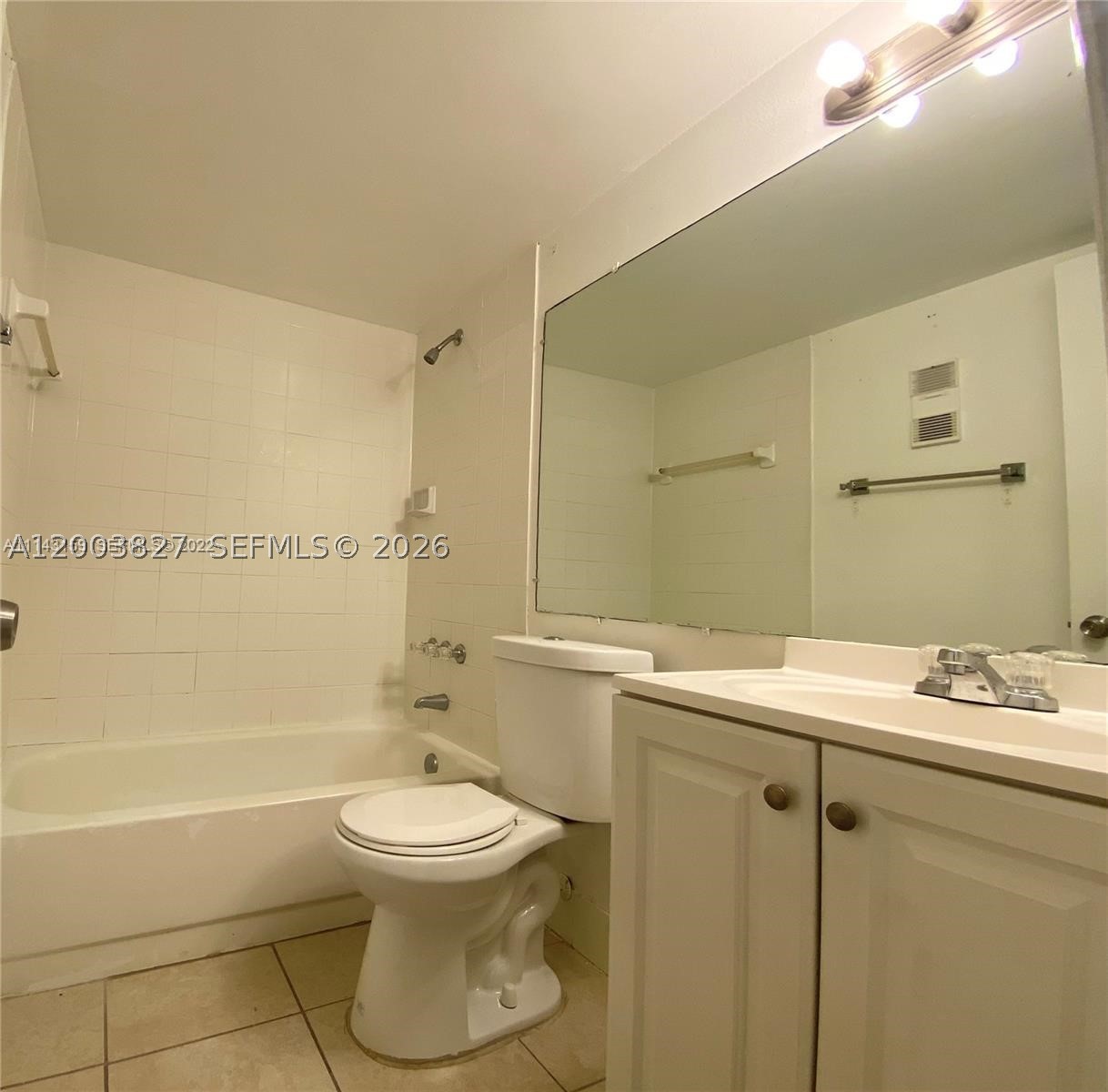 8060 N Nob Hill Rd #203, Tamarac FL 33321