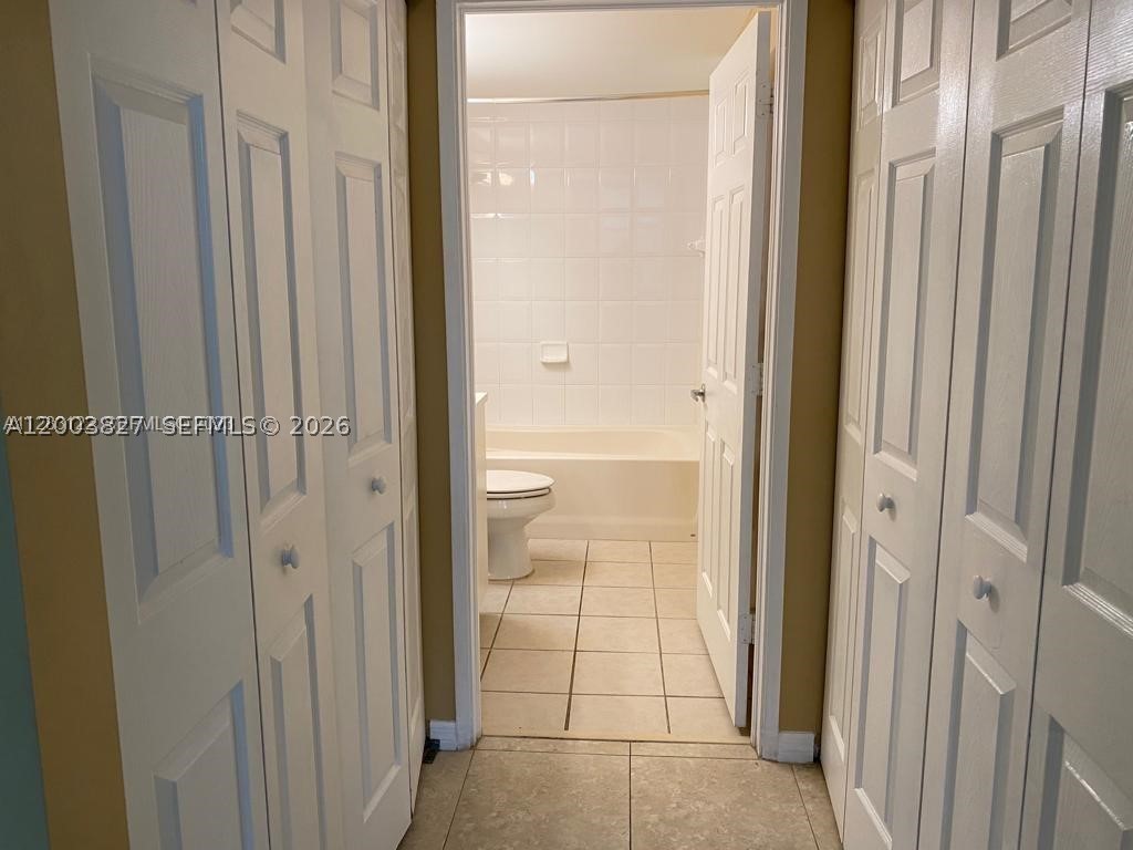 8060 N Nob Hill Rd #203, Tamarac FL 33321