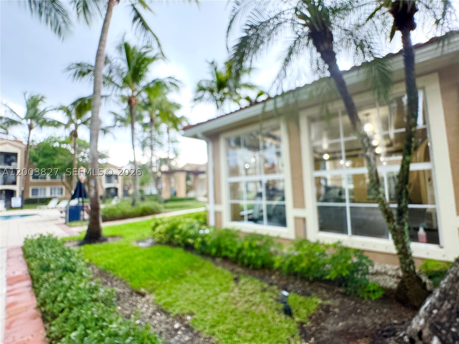 8060 N Nob Hill Rd #203, Tamarac FL 33321