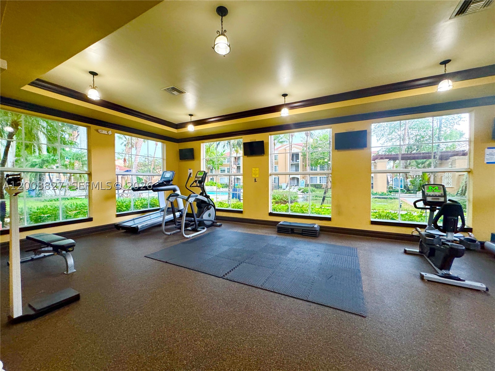 8060 N Nob Hill Rd #203, Tamarac FL 33321