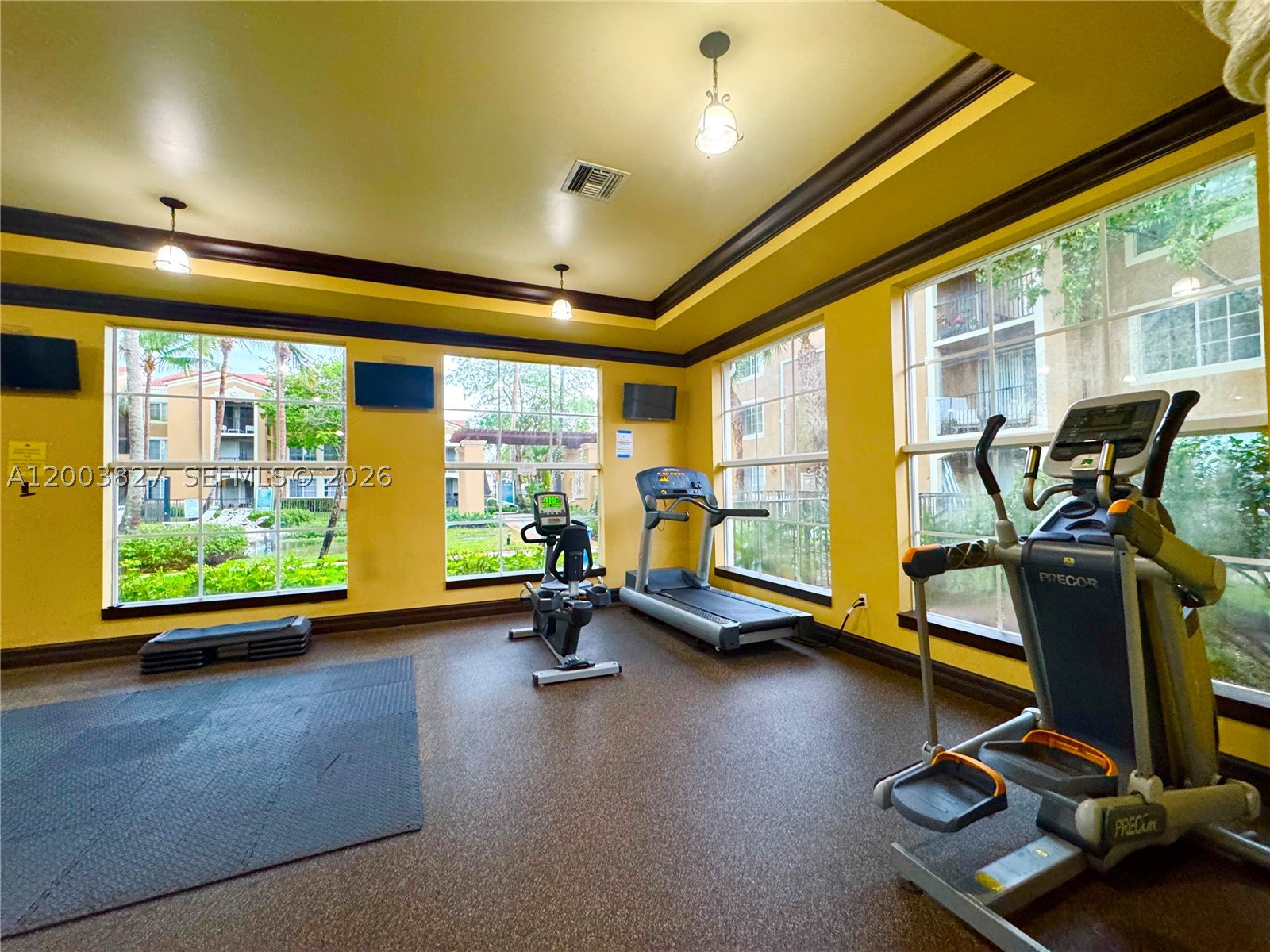 8060 N Nob Hill Rd #203, Tamarac FL 33321