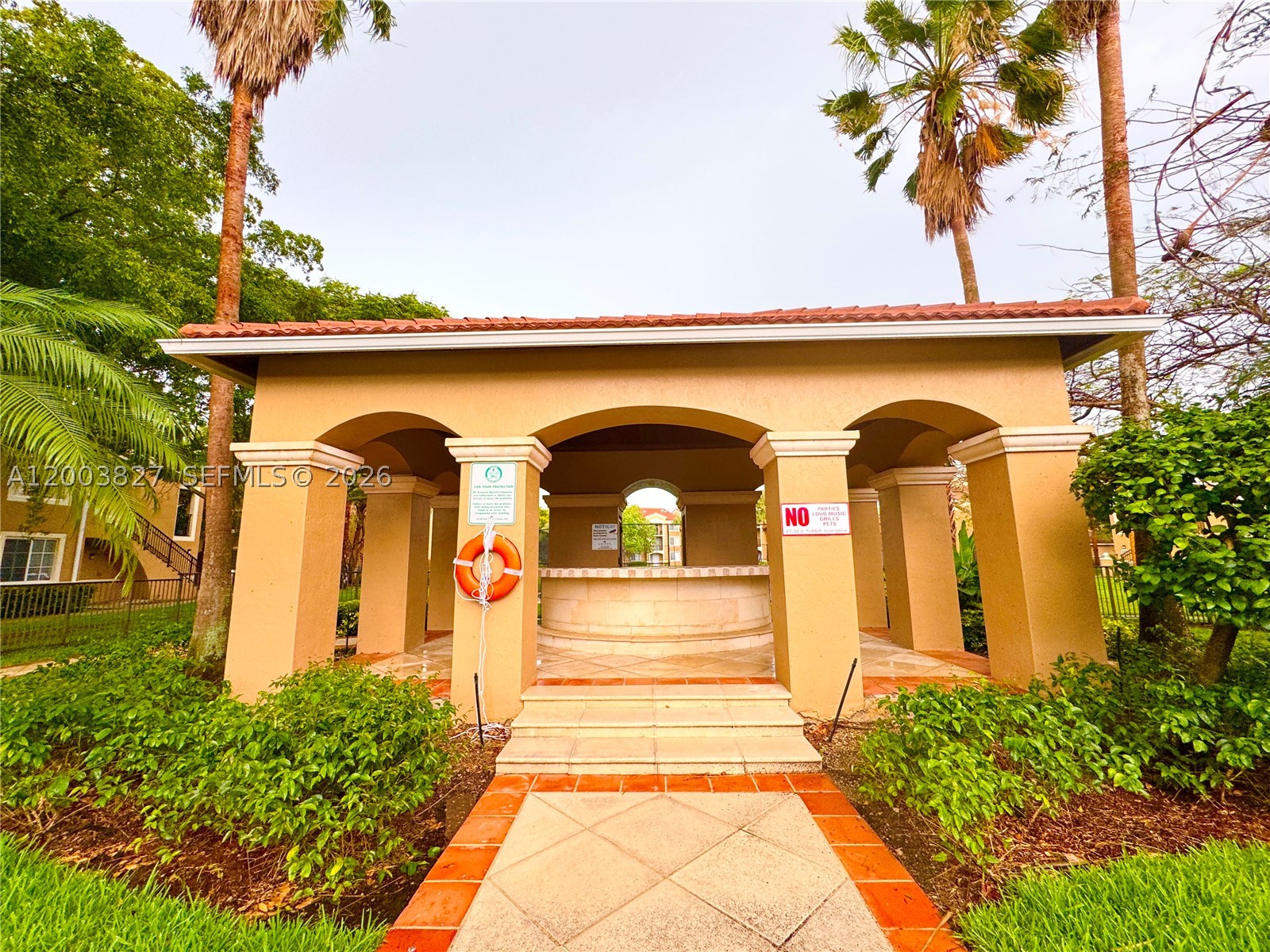 8060 N Nob Hill Rd #203, Tamarac FL 33321