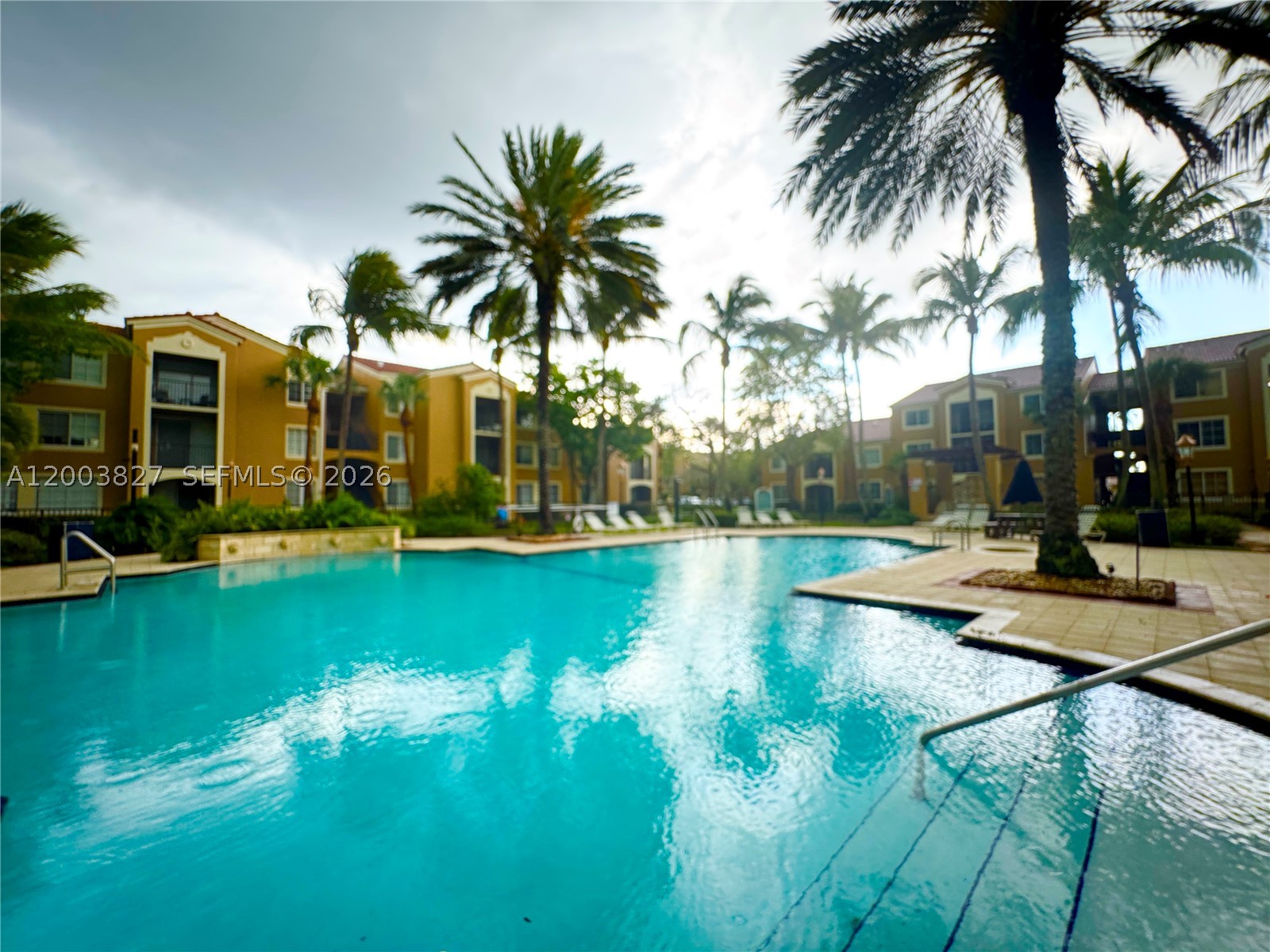 8060 N Nob Hill Rd #203, Tamarac FL 33321