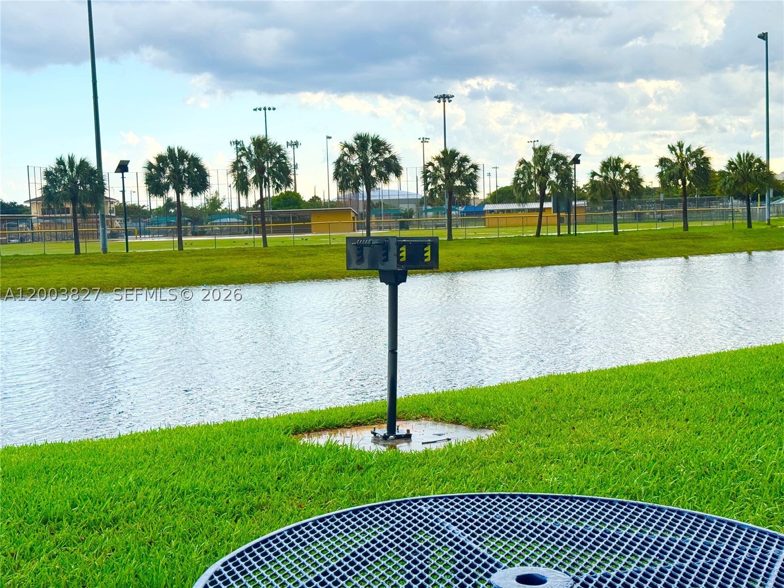 8060 N Nob Hill Rd #203, Tamarac FL 33321