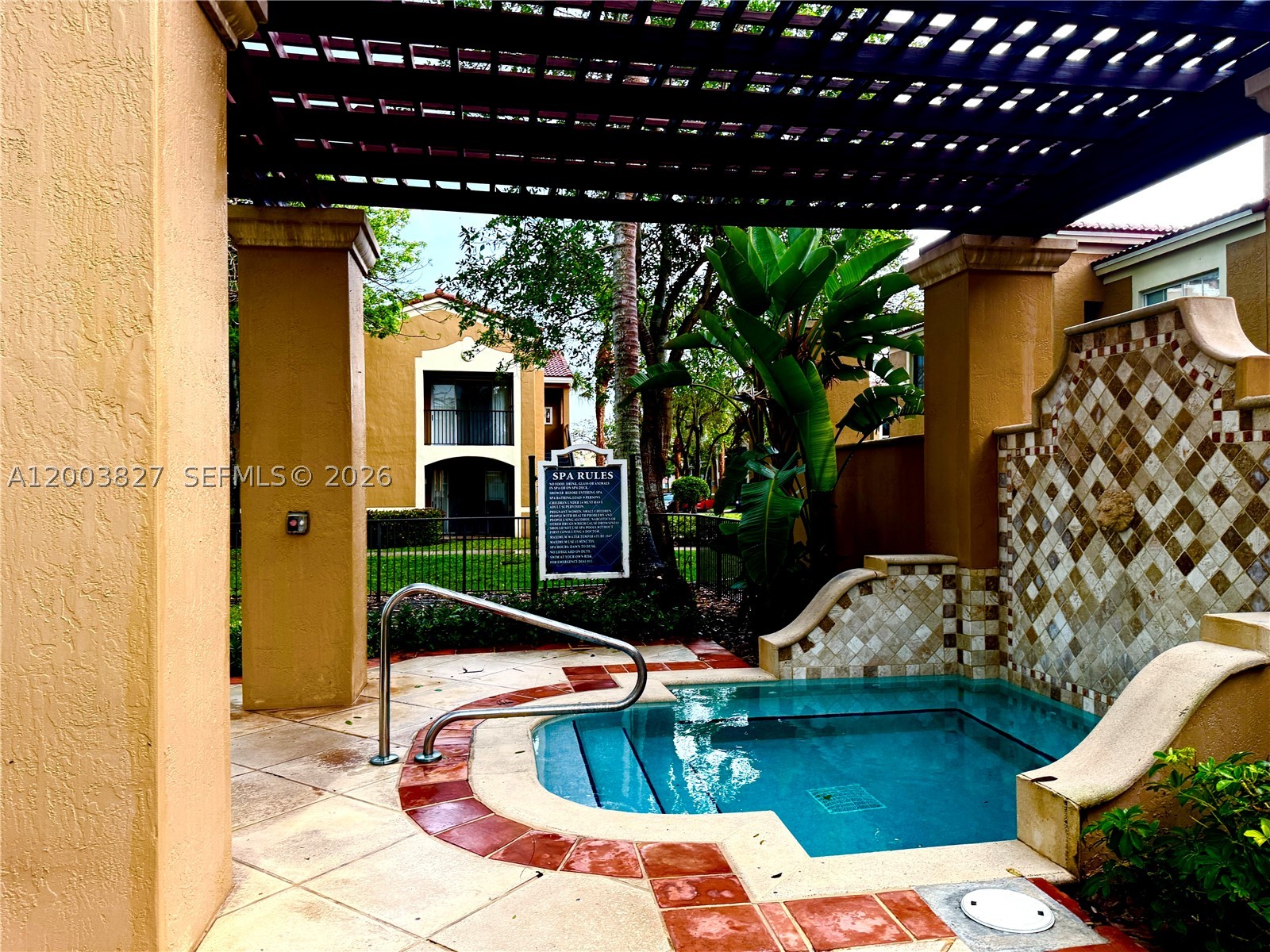 8060 N Nob Hill Rd #203, Tamarac FL 33321