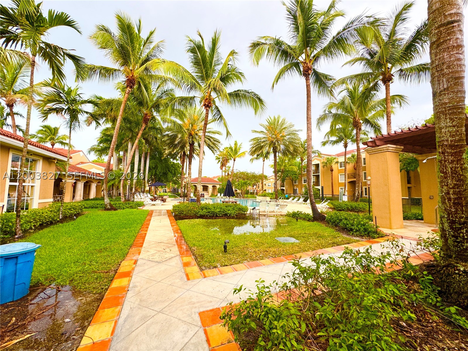 8060 N Nob Hill Rd #203, Tamarac FL 33321