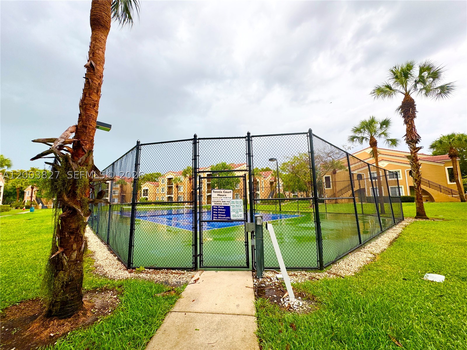 8060 N Nob Hill Rd #203, Tamarac FL 33321