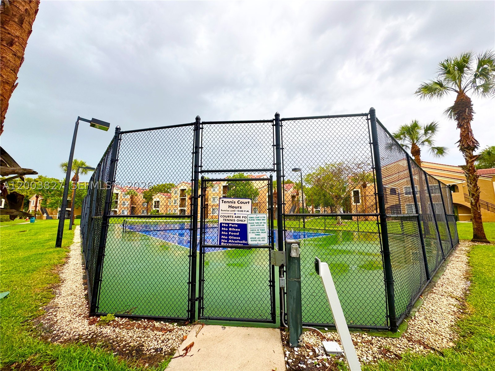 8060 N Nob Hill Rd #203, Tamarac FL 33321