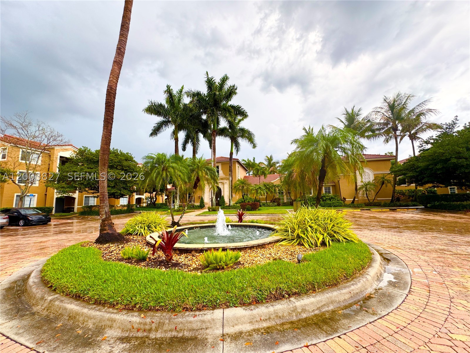 8060 N Nob Hill Rd #203, Tamarac FL 33321