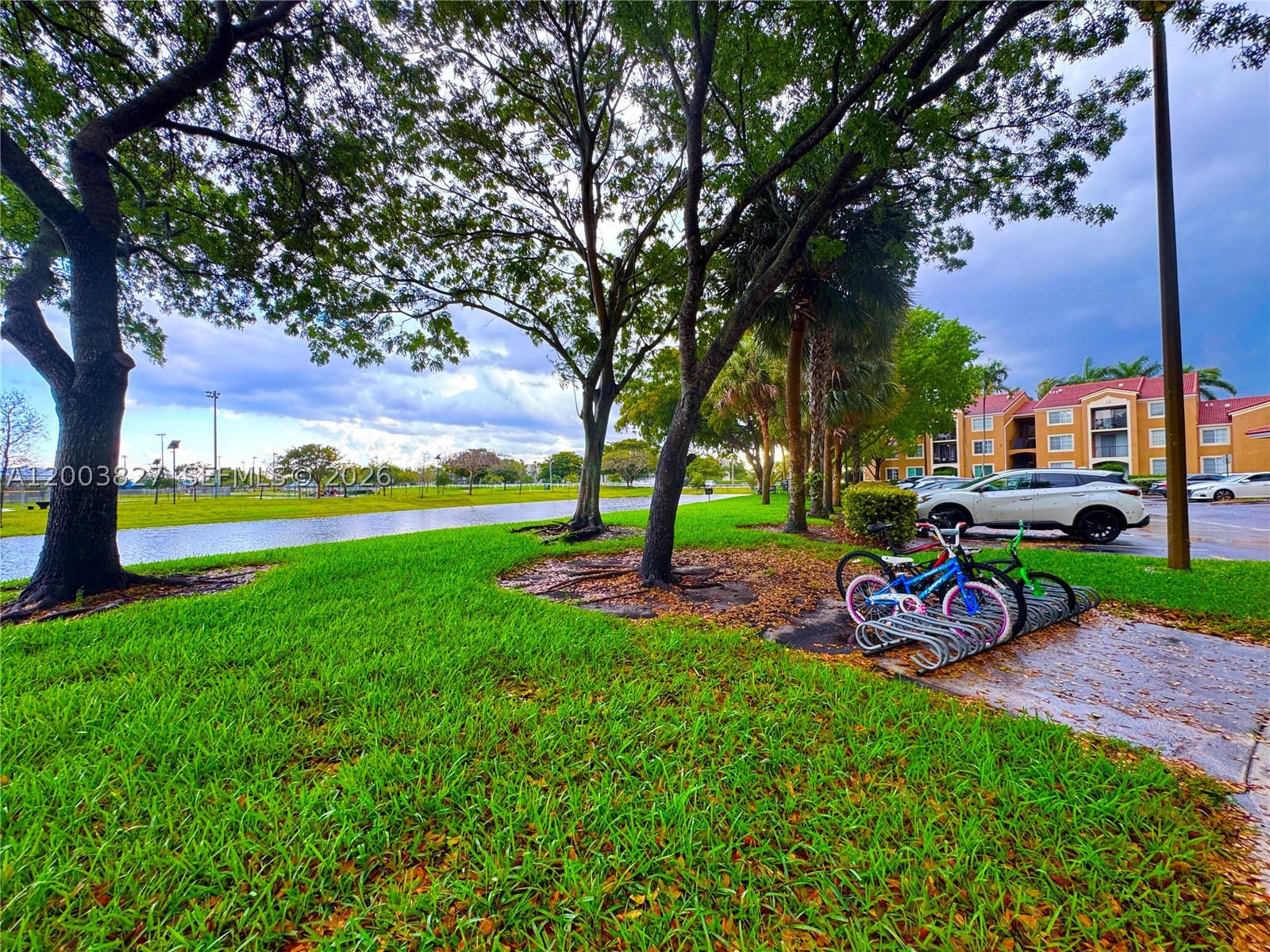 8060 N Nob Hill Rd #203, Tamarac FL 33321