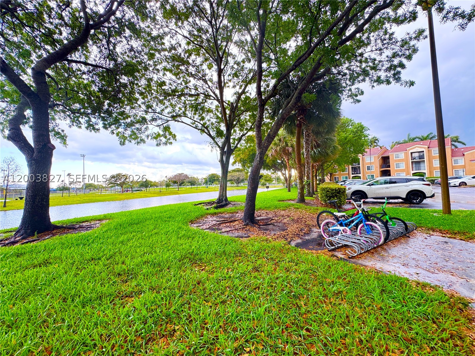 8060 N Nob Hill Rd #203, Tamarac FL 33321