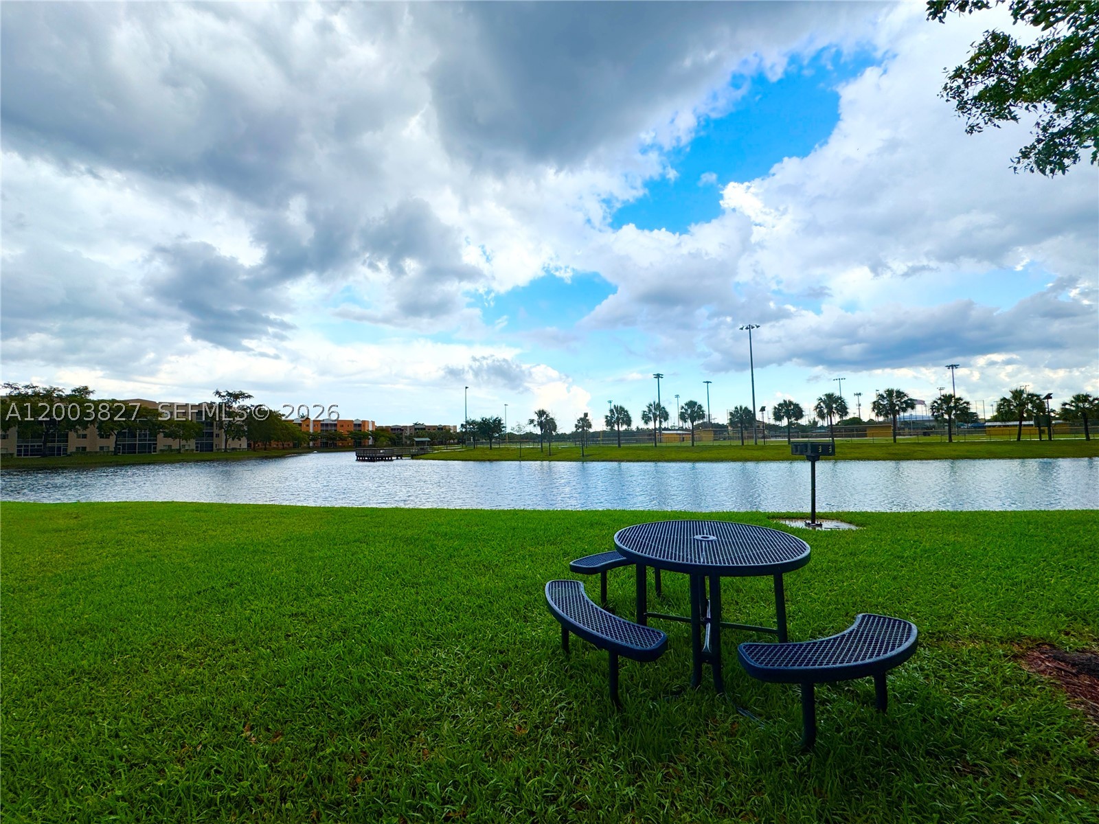 8060 N Nob Hill Rd #203, Tamarac FL 33321