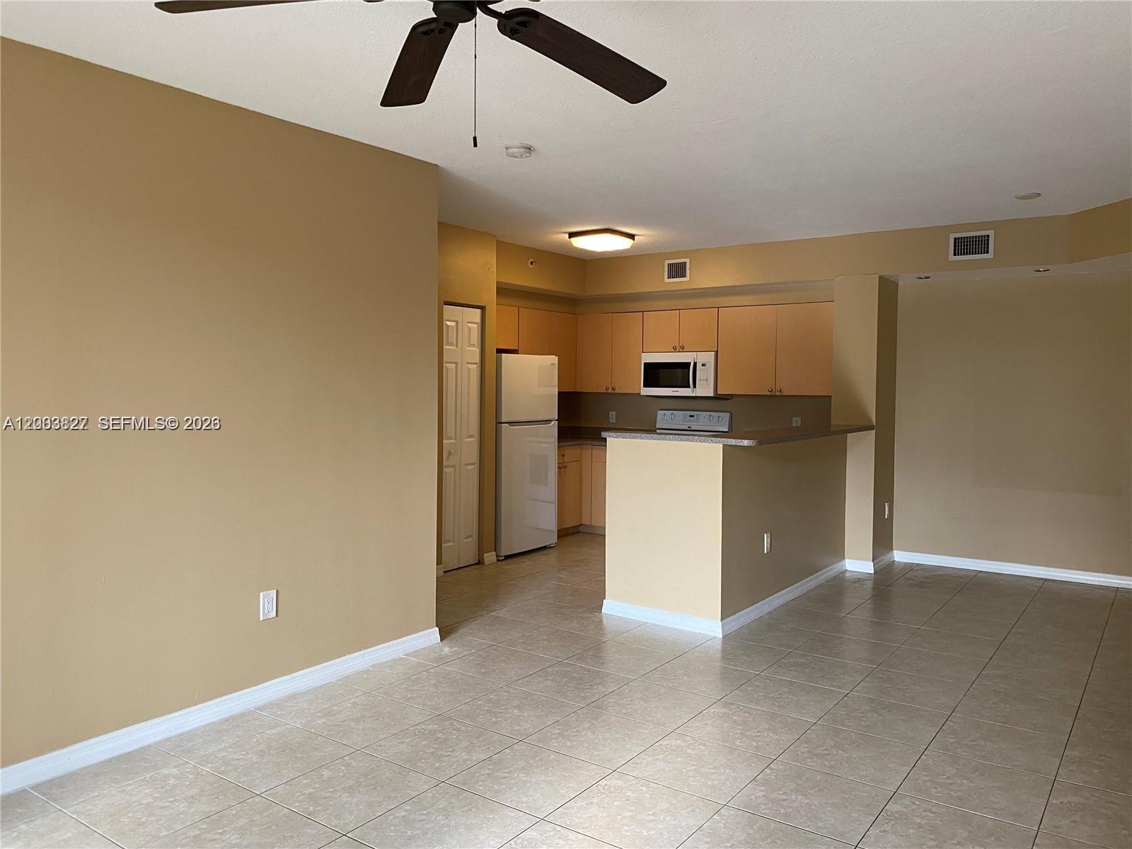 8060 N Nob Hill Rd #203, Tamarac FL 33321