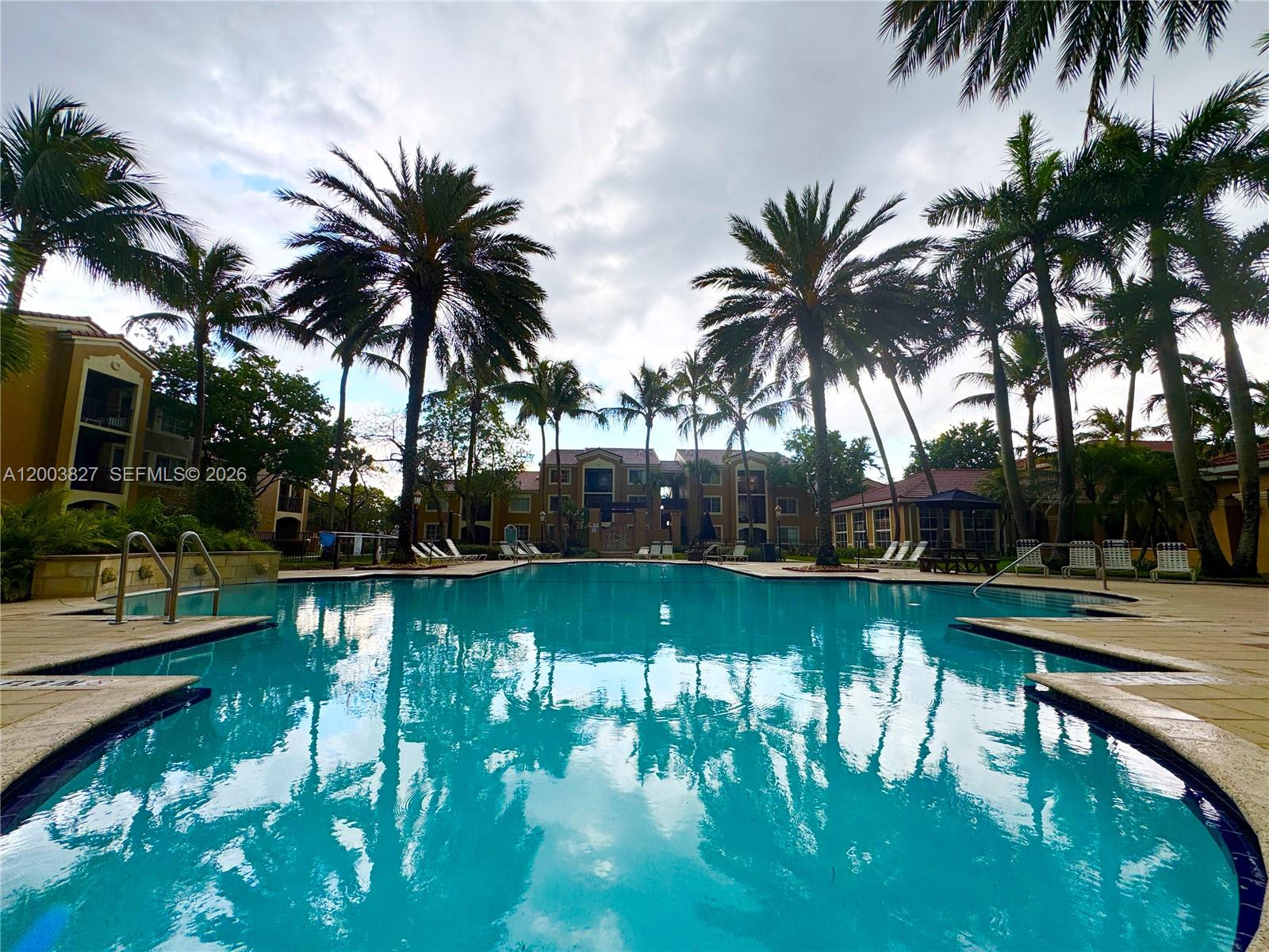 8060 N Nob Hill Rd #203, Tamarac FL 33321