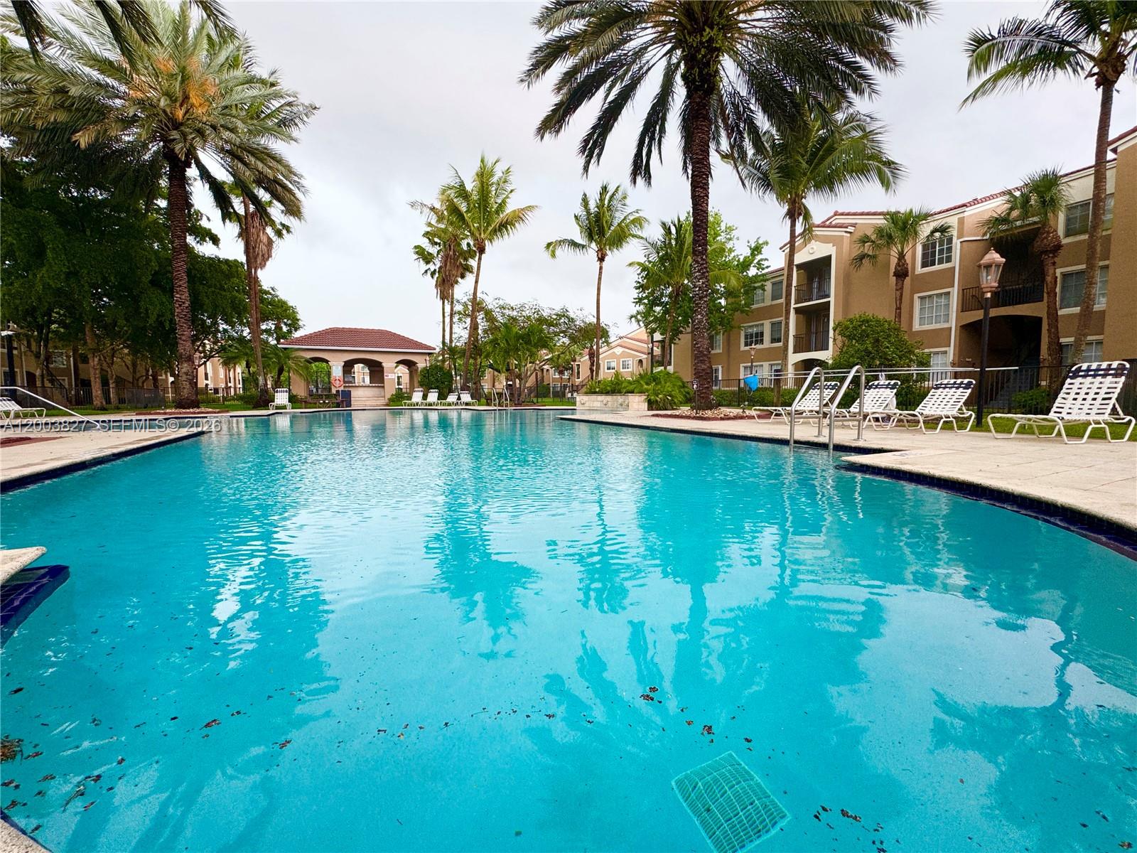 8060 N Nob Hill Rd #203, Tamarac FL 33321