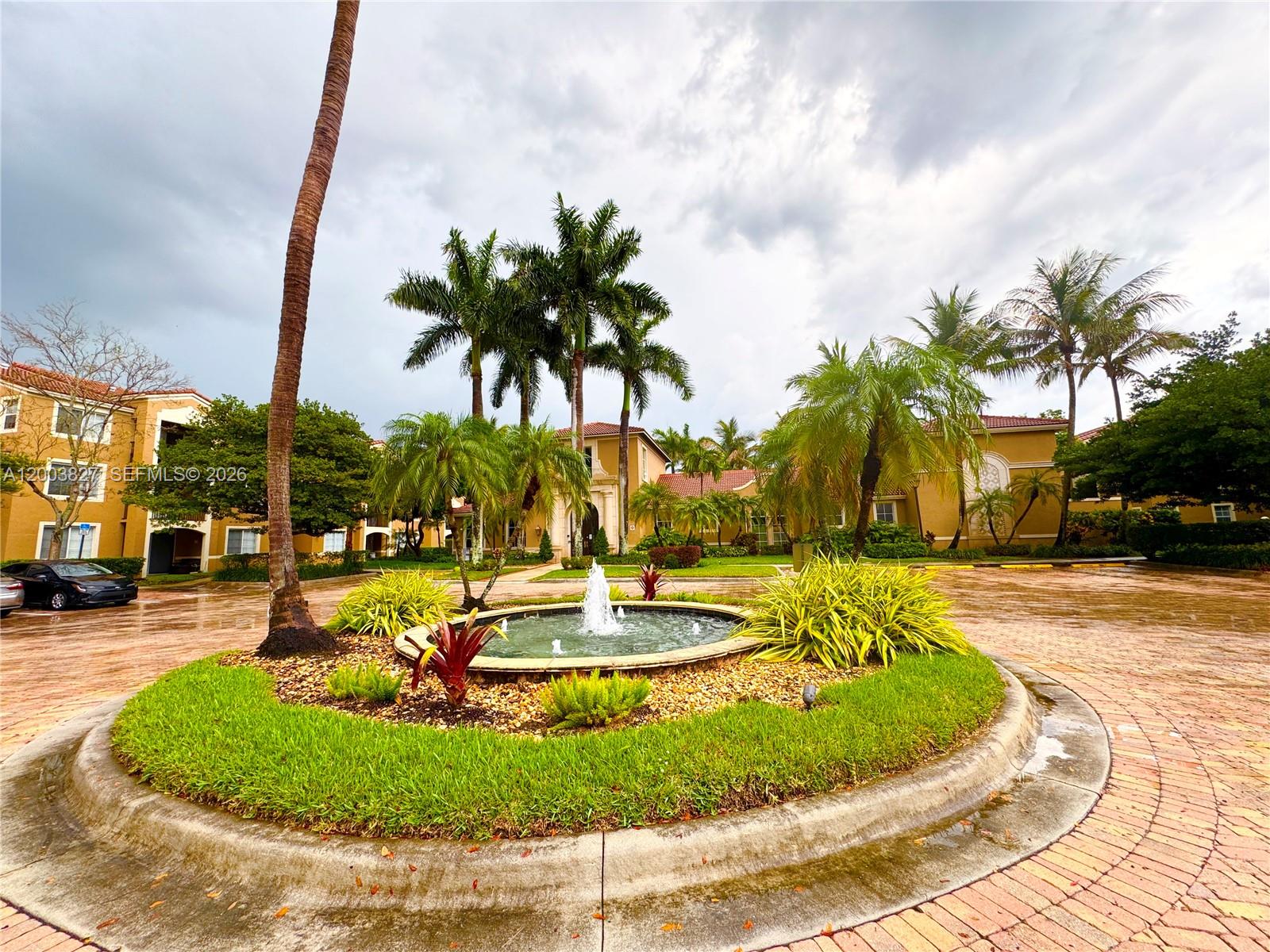 8060 N Nob Hill Rd #203, Tamarac FL 33321