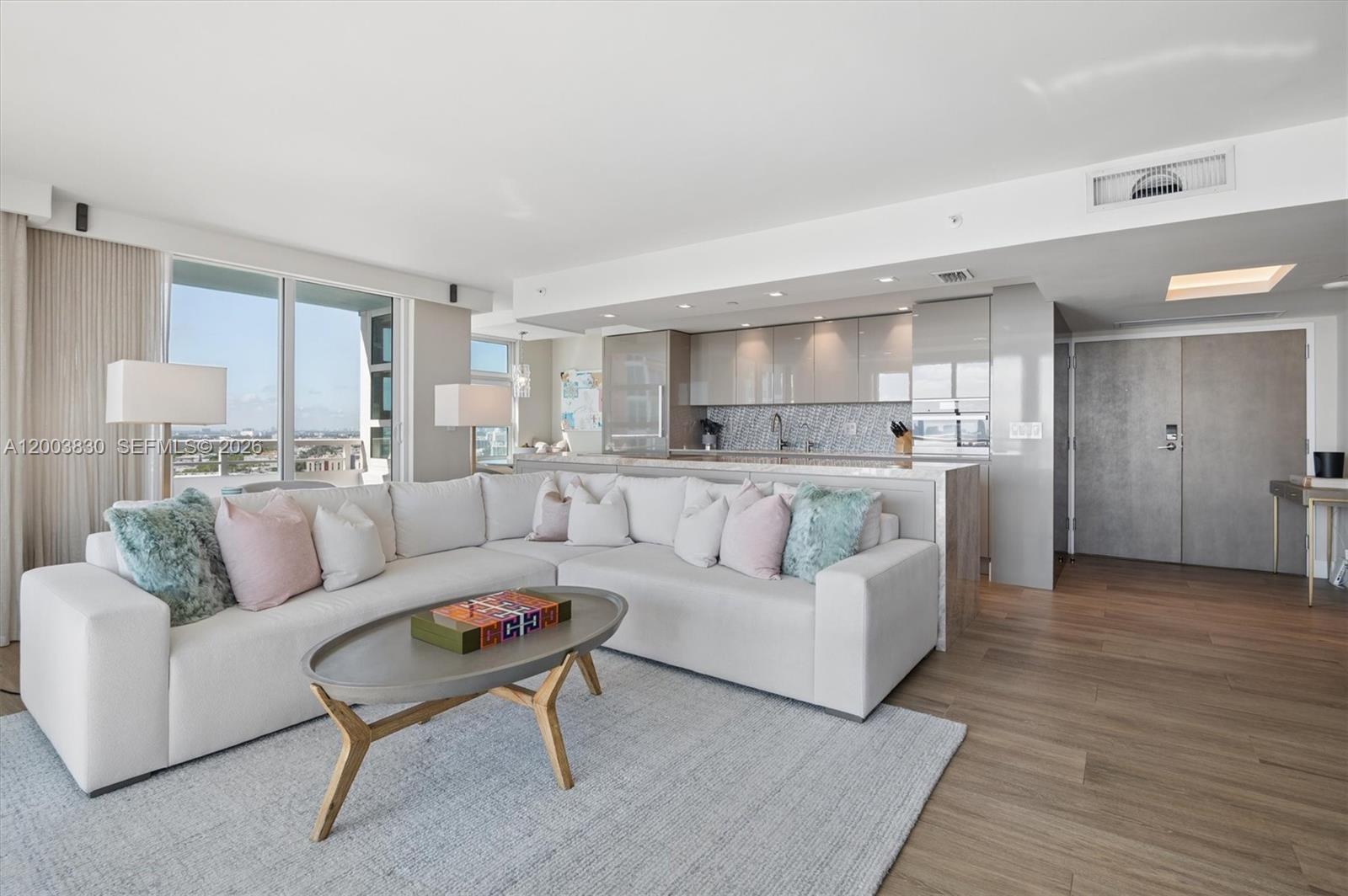 400 S Pointe Dr #2309, Miami Beach FL 33139