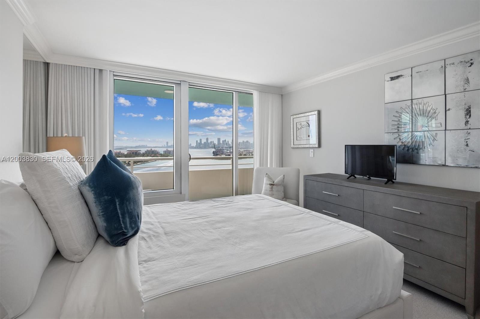 400 S Pointe Dr #2309, Miami Beach FL 33139