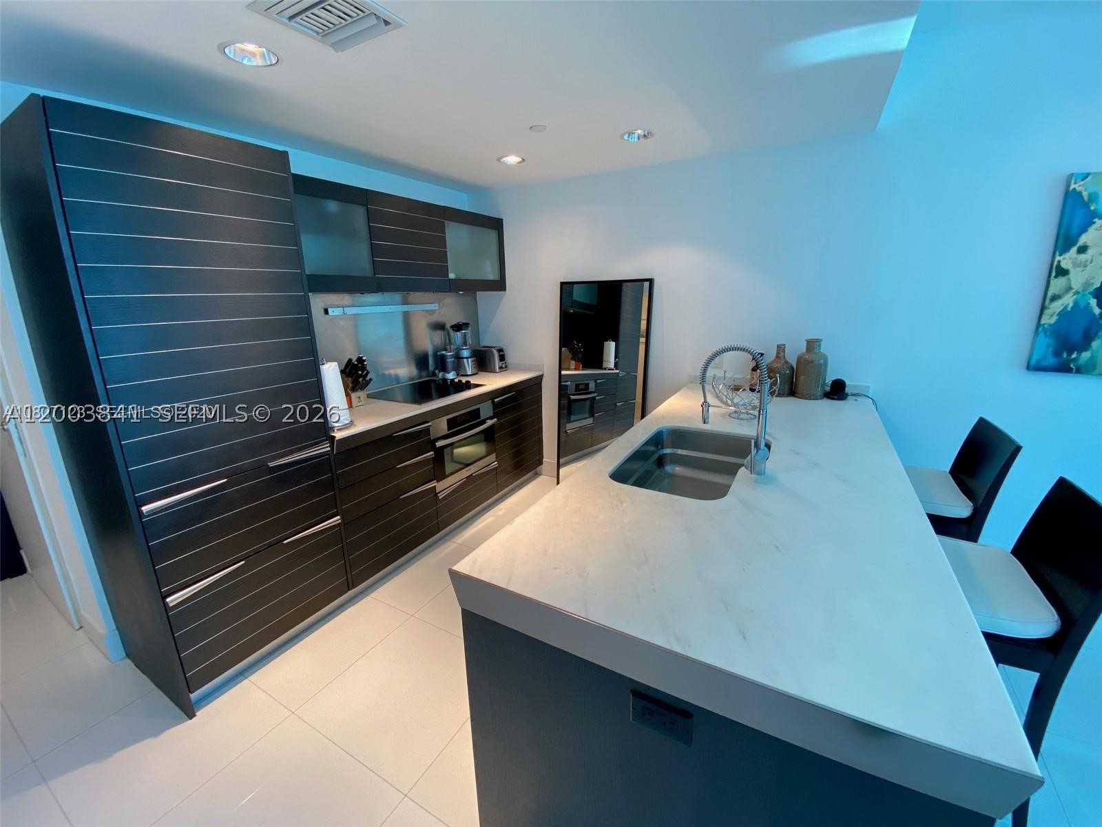 200 Biscayne Boulevard Way #4011, Miami FL 33131