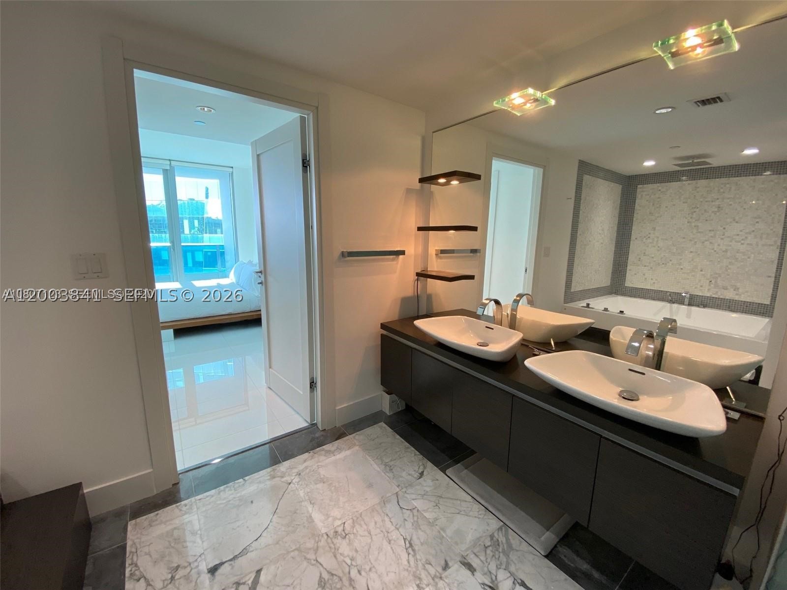 200 Biscayne Boulevard Way #4011, Miami FL 33131