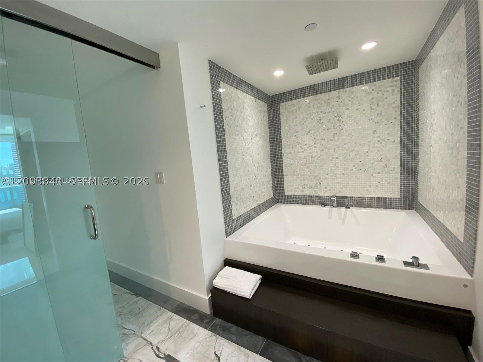 200 Biscayne Boulevard Way #4011, Miami FL 33131