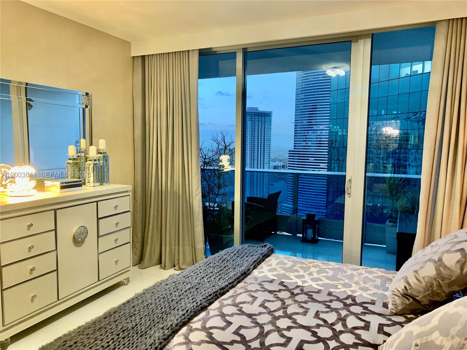 200 Biscayne Boulevard Way #4011, Miami FL 33131