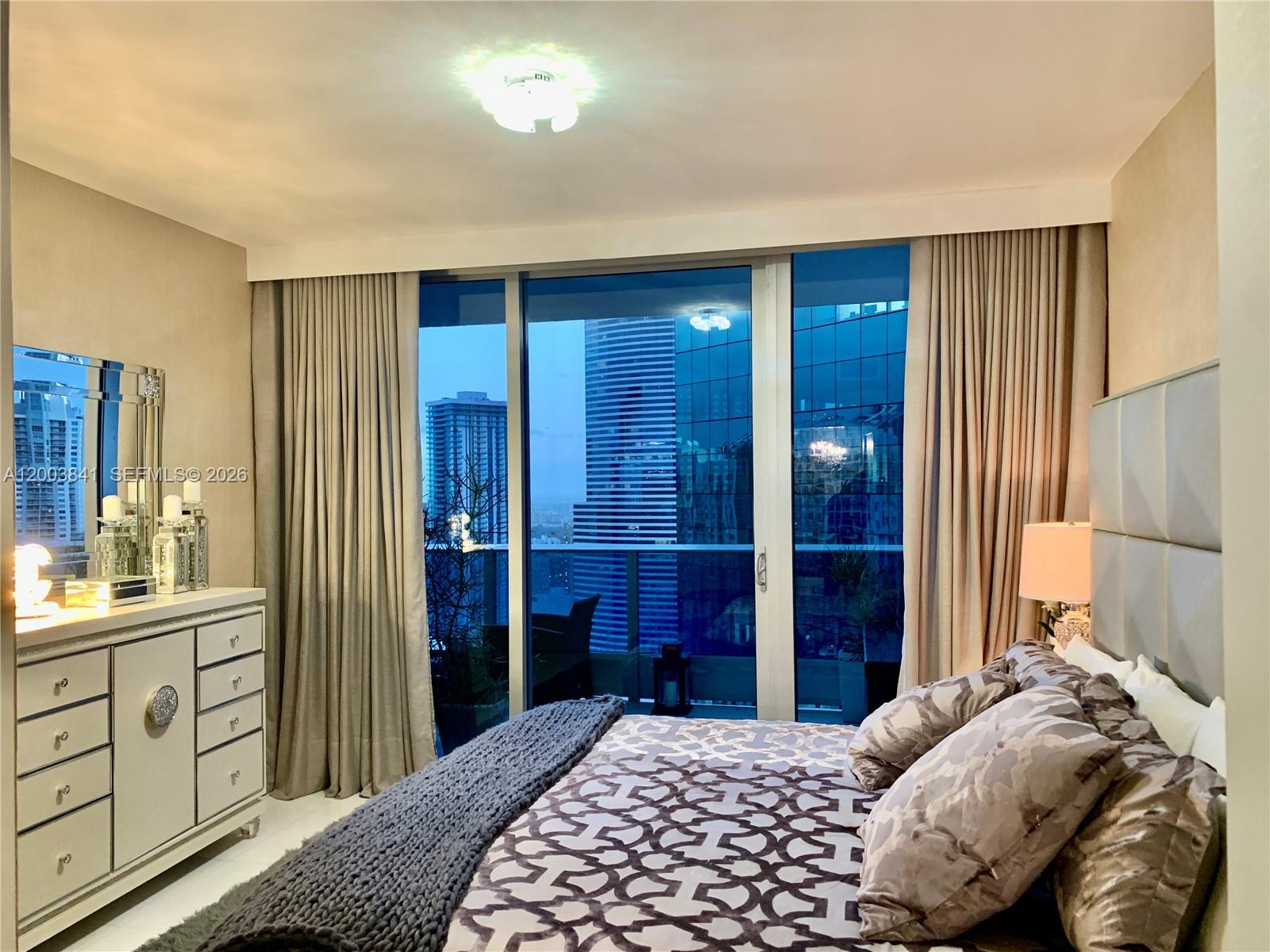 200 Biscayne Boulevard Way #4011, Miami FL 33131