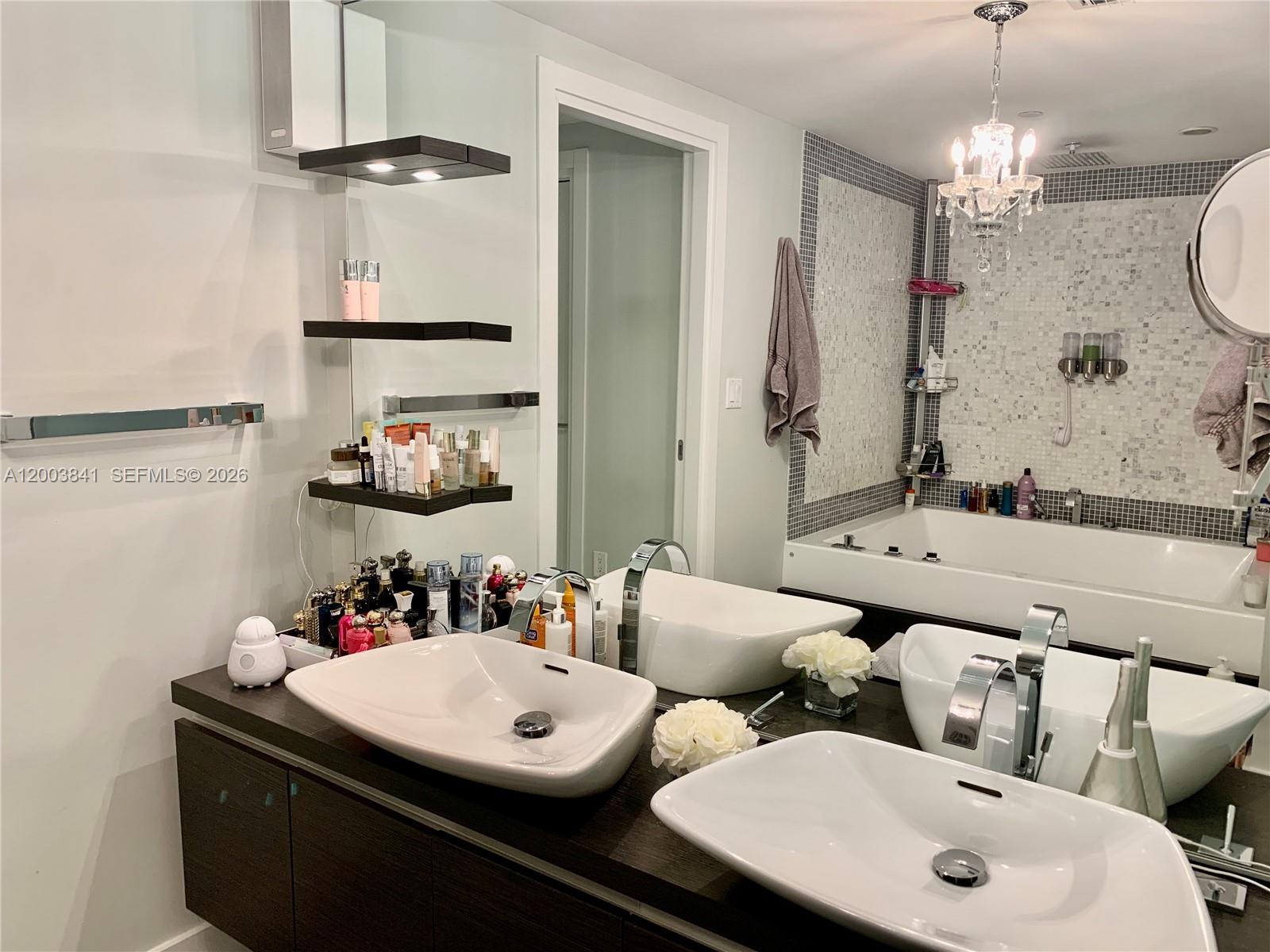 200 Biscayne Boulevard Way #4011, Miami FL 33131