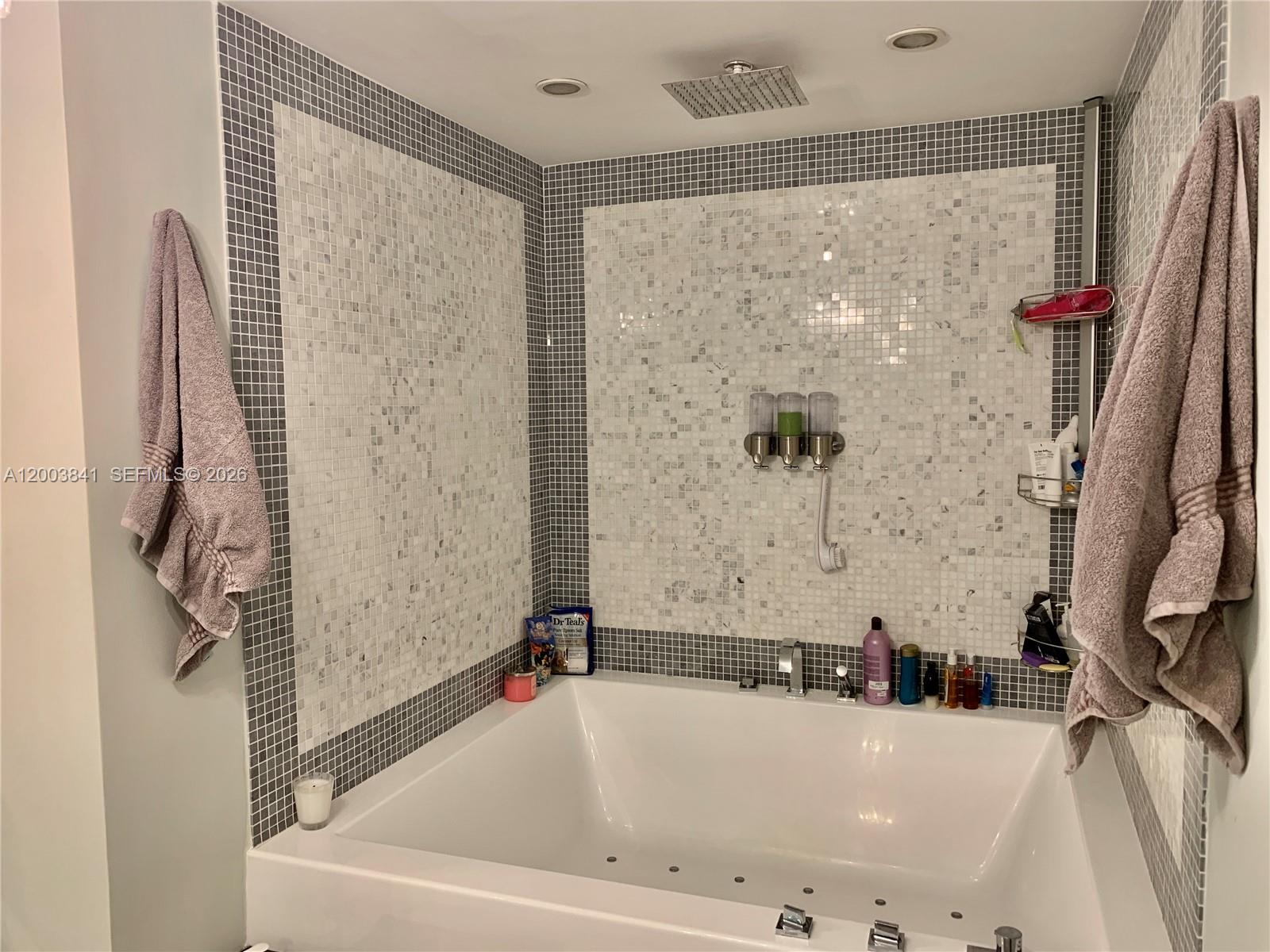 200 Biscayne Boulevard Way #4011, Miami FL 33131