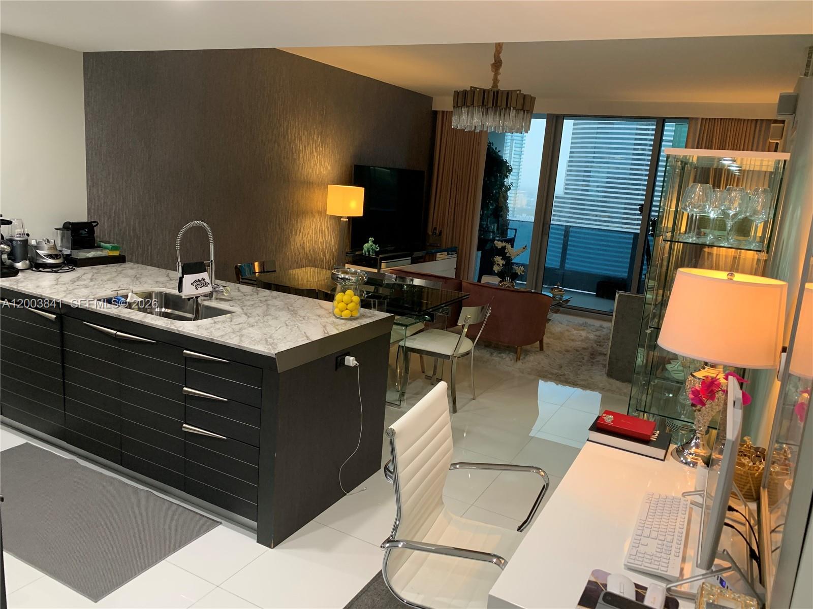 200 Biscayne Boulevard Way #4011, Miami FL 33131