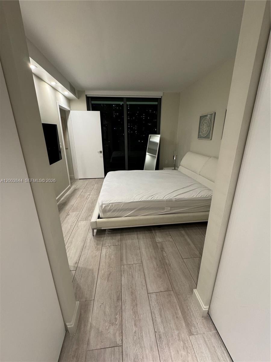 55 SW 9th St #1204, Miami FL 33130