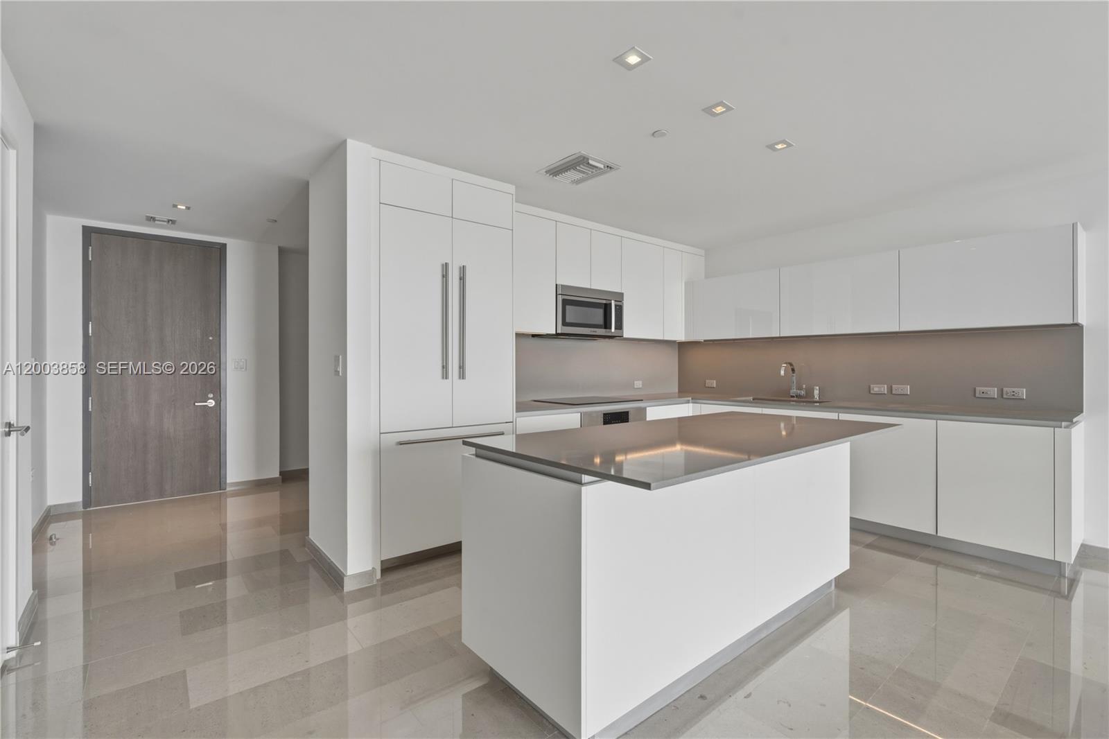 88 SW 7th St #3710, Miami FL 33130