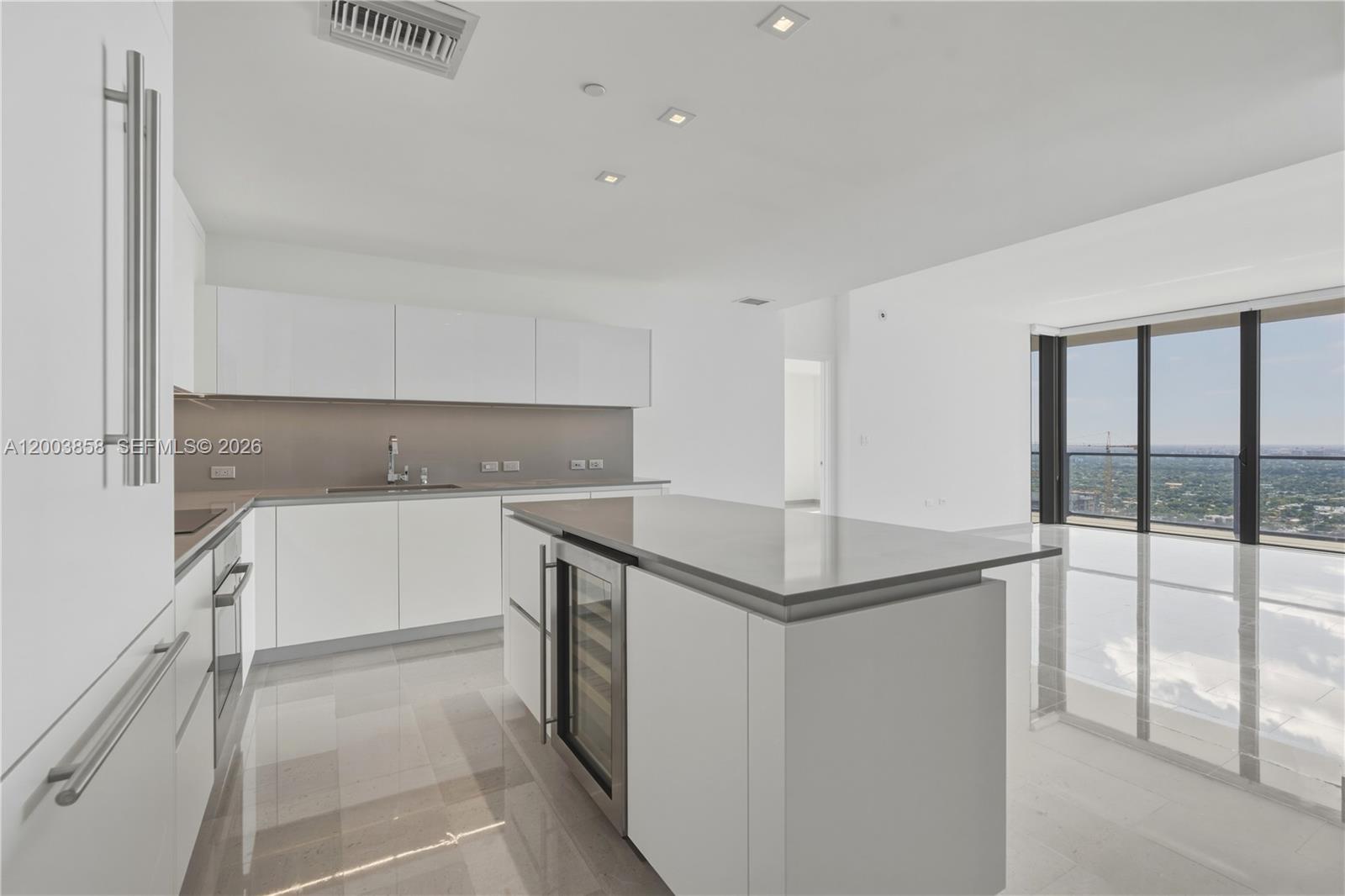 88 SW 7th St #3710, Miami FL 33130