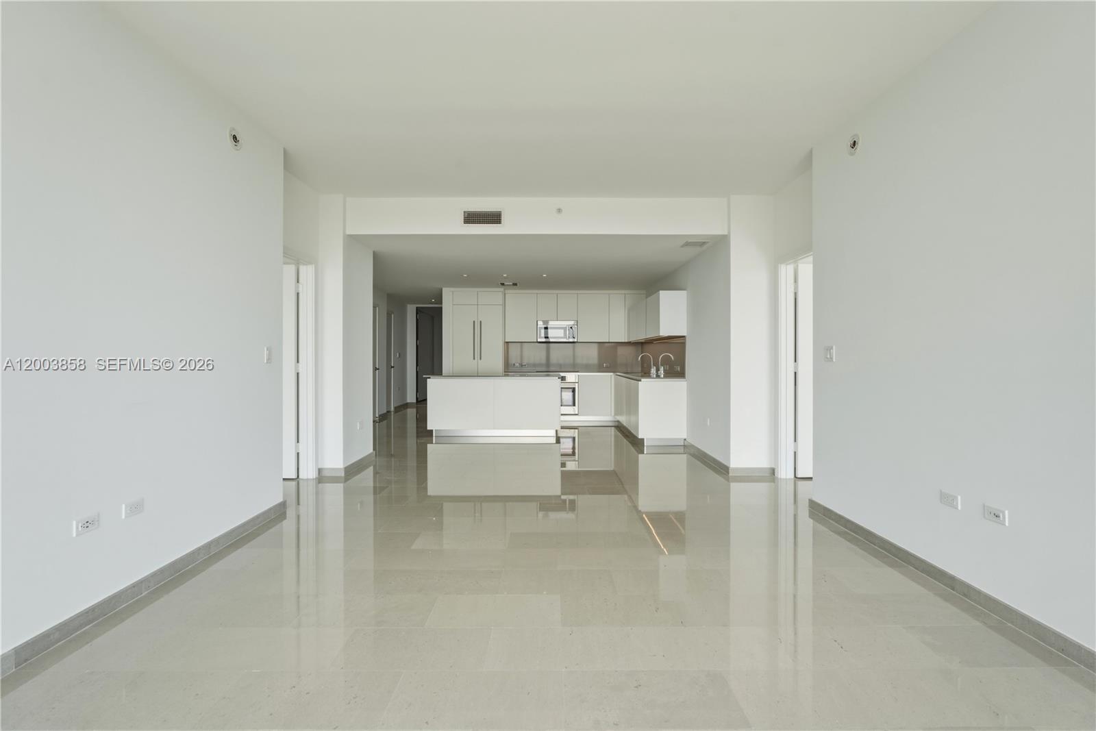 88 SW 7th St #3710, Miami FL 33130
