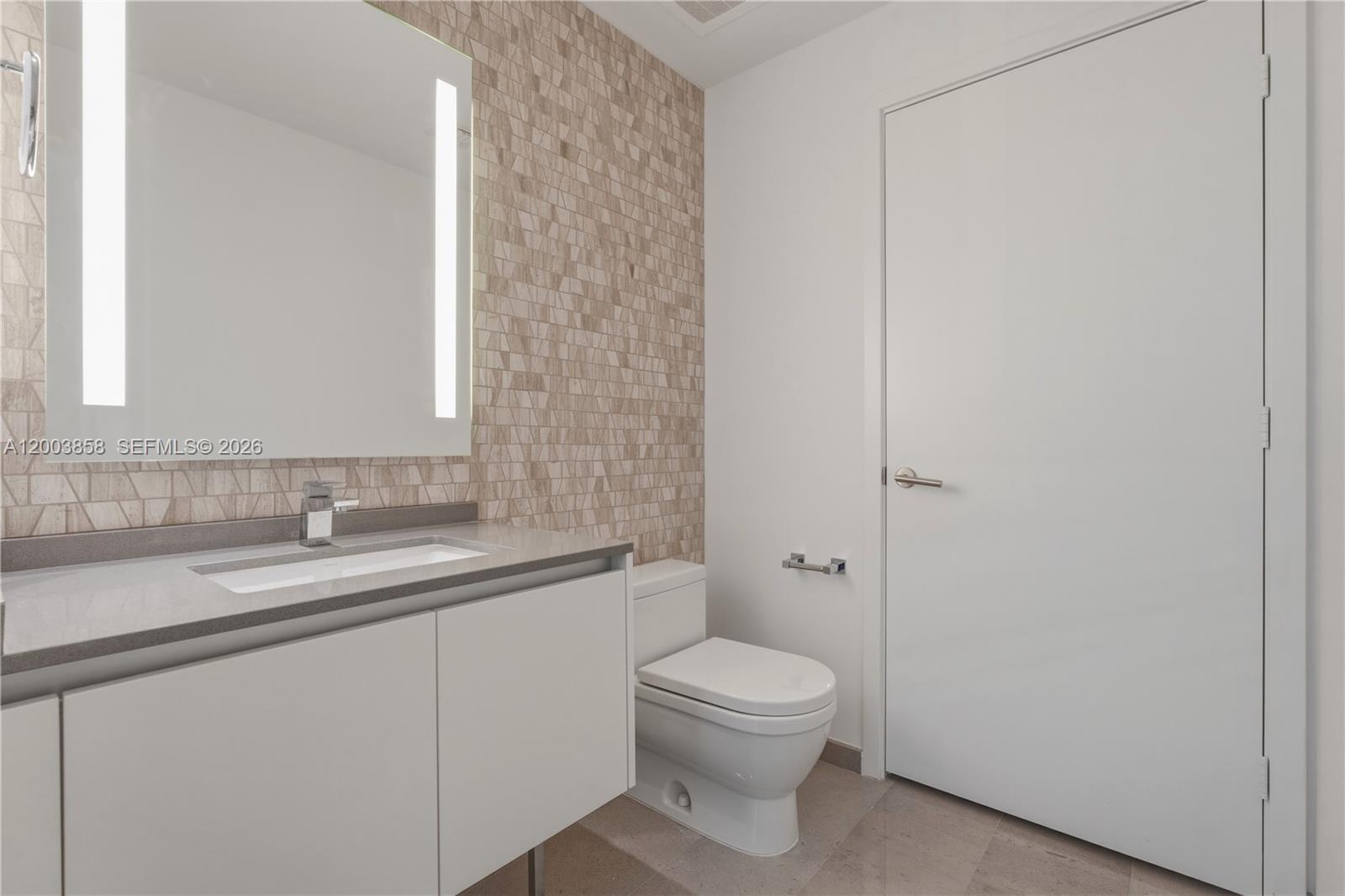 88 SW 7th St #3710, Miami FL 33130