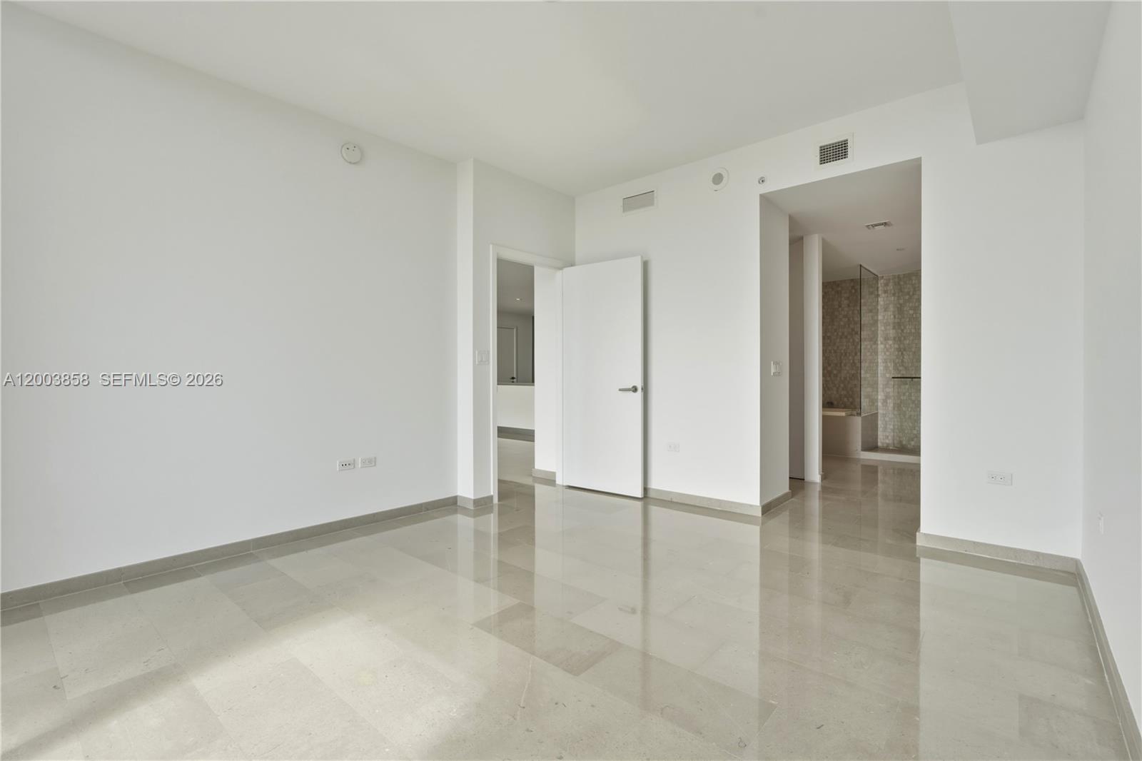 88 SW 7th St #3710, Miami FL 33130