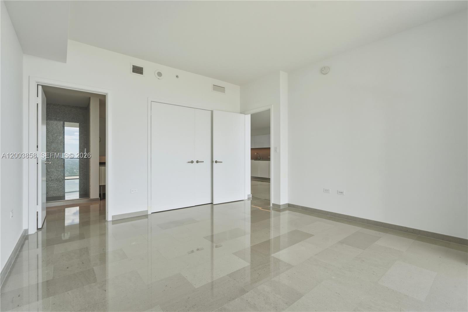 88 SW 7th St #3710, Miami FL 33130