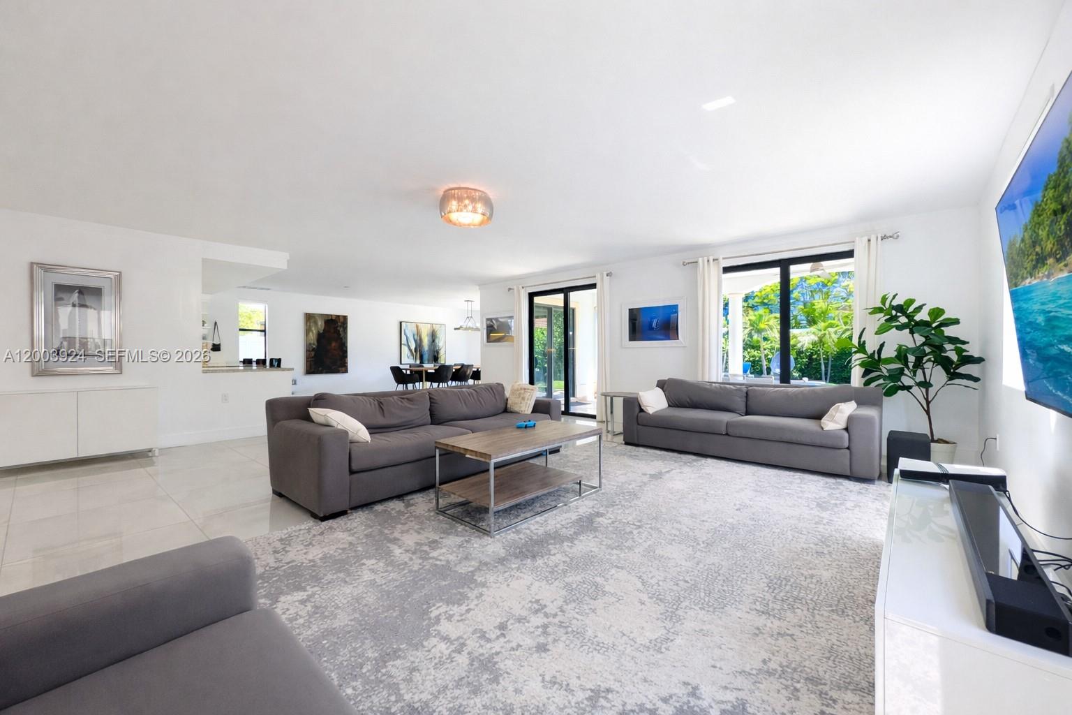 471 SW 30th Rd, Miami FL 33129
