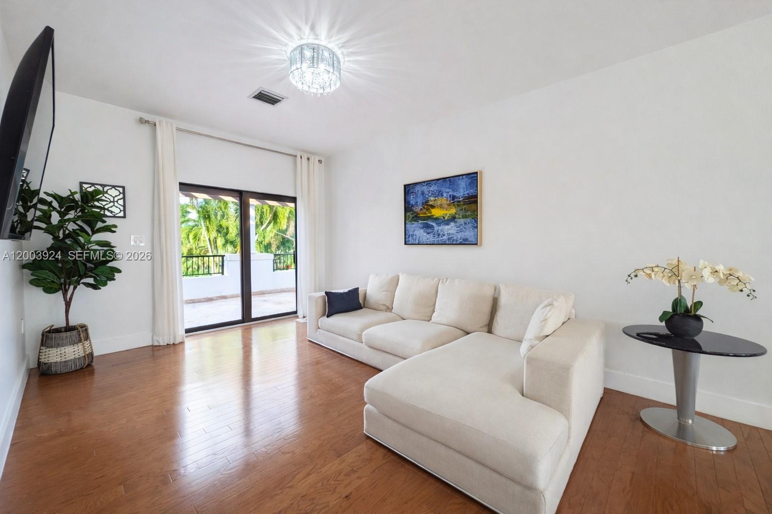 471 SW 30th Rd, Miami FL 33129