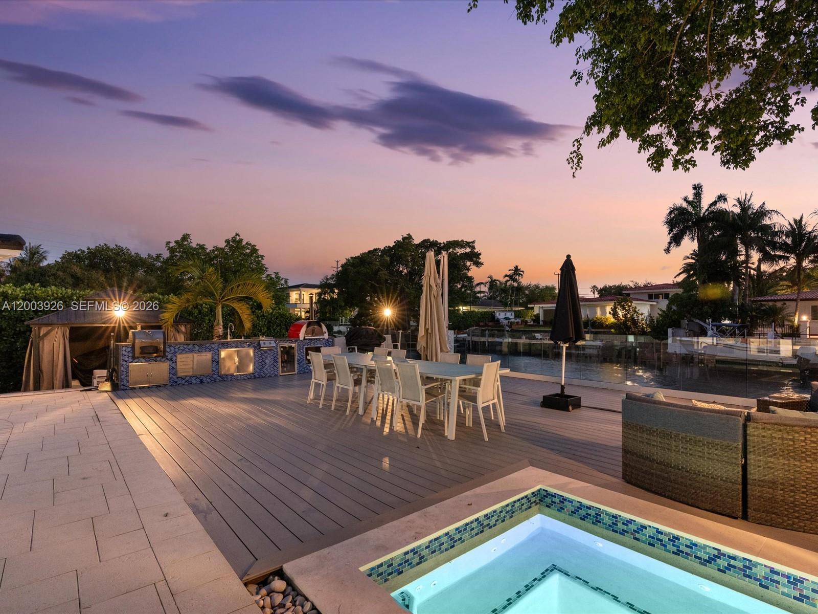 5000 Riviera Dr, Coral Gables FL 33146