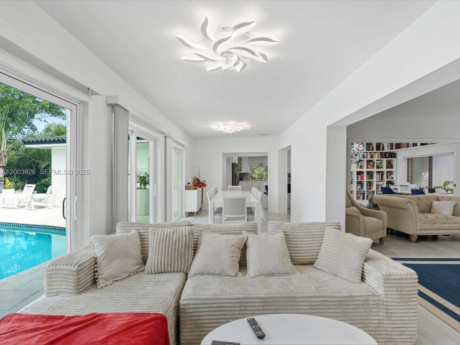 5000 Riviera Dr, Coral Gables FL 33146
