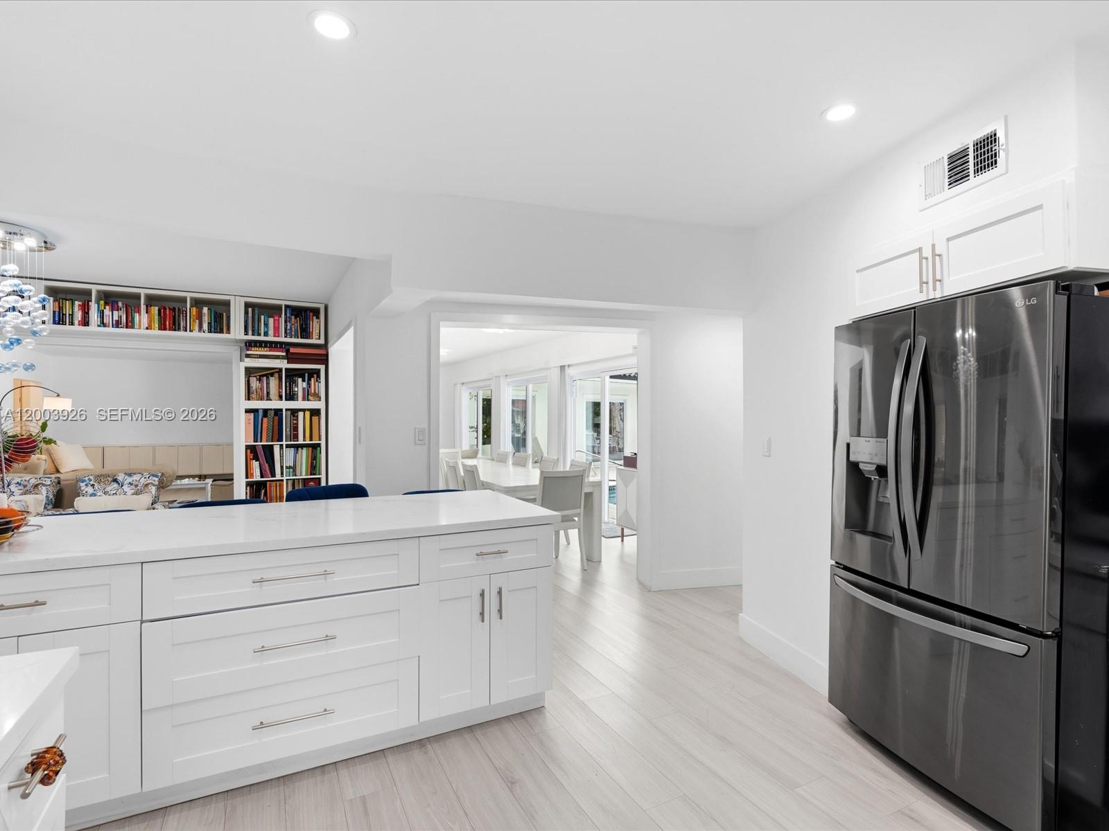 5000 Riviera Dr, Coral Gables FL 33146