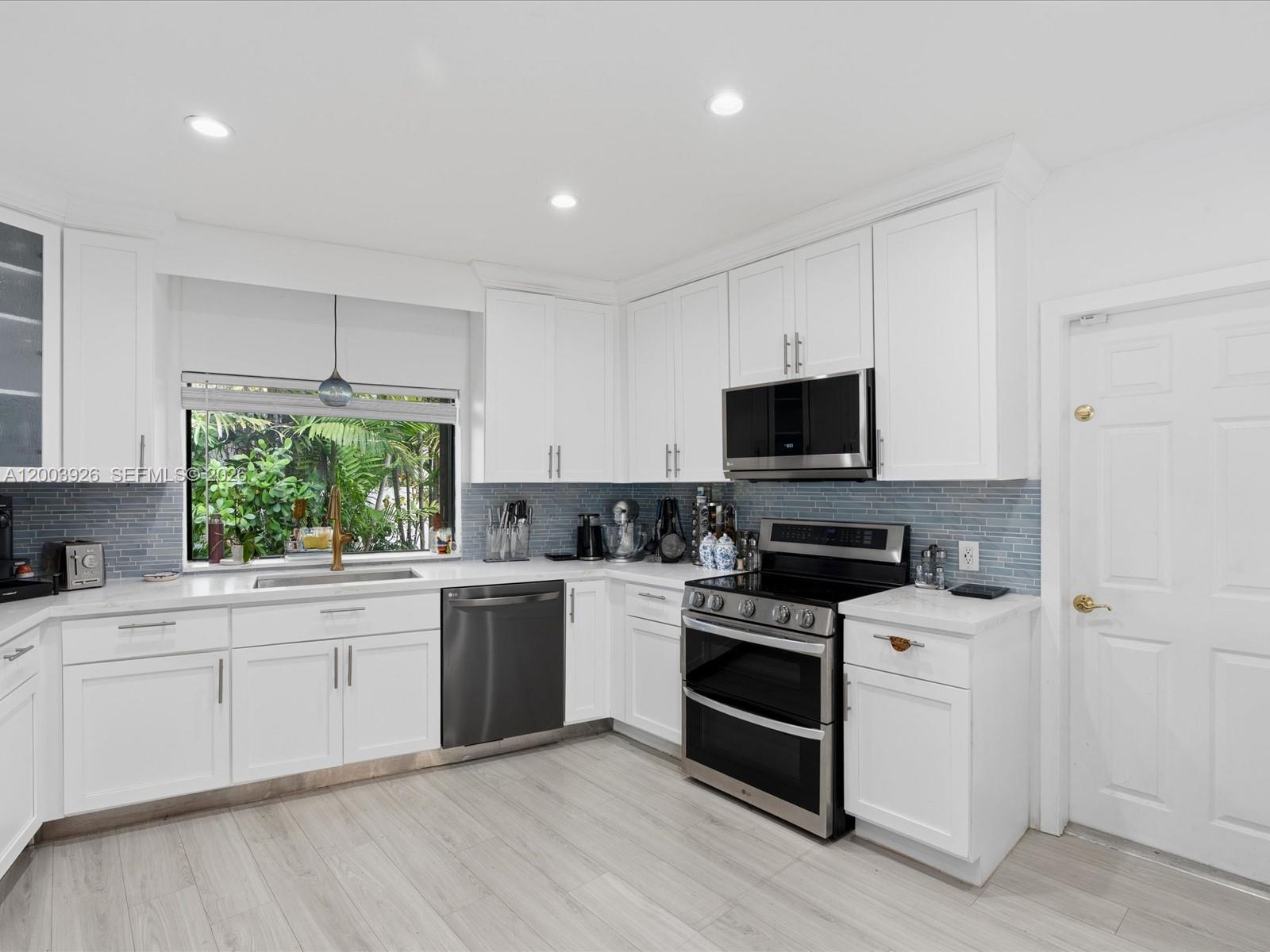 5000 Riviera Dr, Coral Gables FL 33146