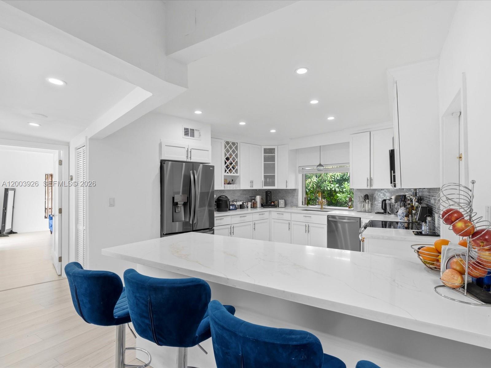 5000 Riviera Dr, Coral Gables FL 33146